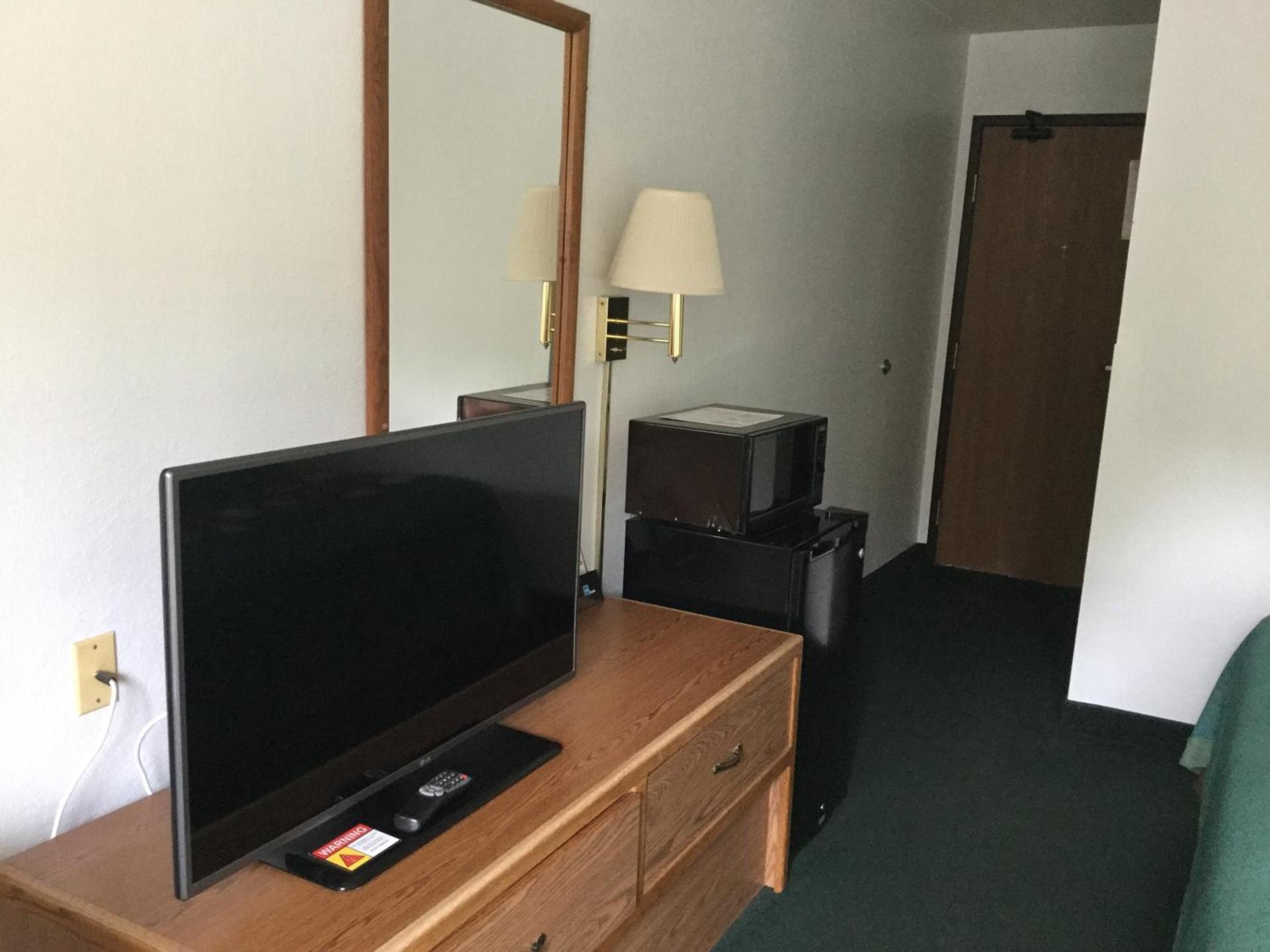 Super 8 by Wyndham New Stanton photo 20