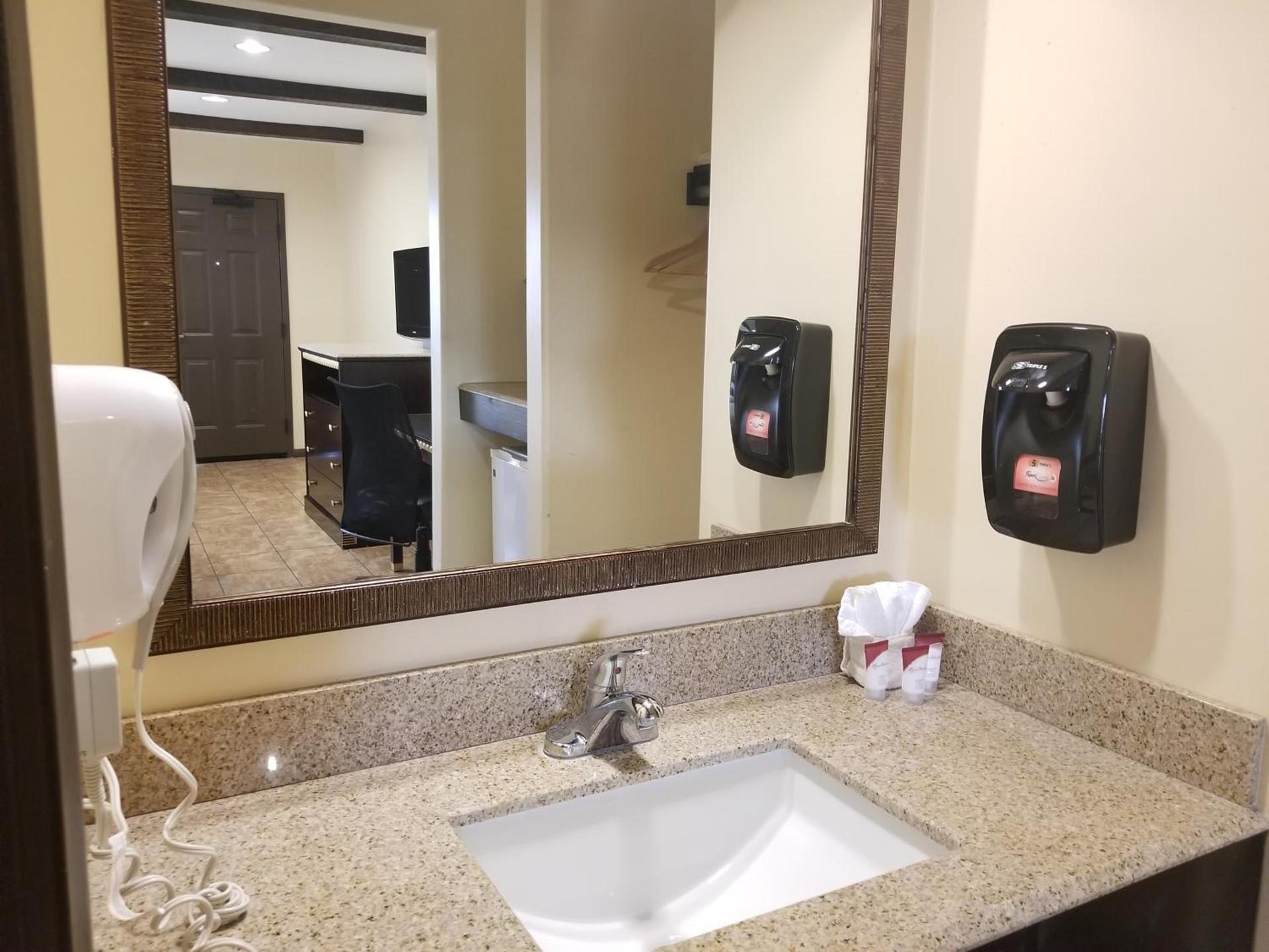 Tuscan Garden Inn photo 13