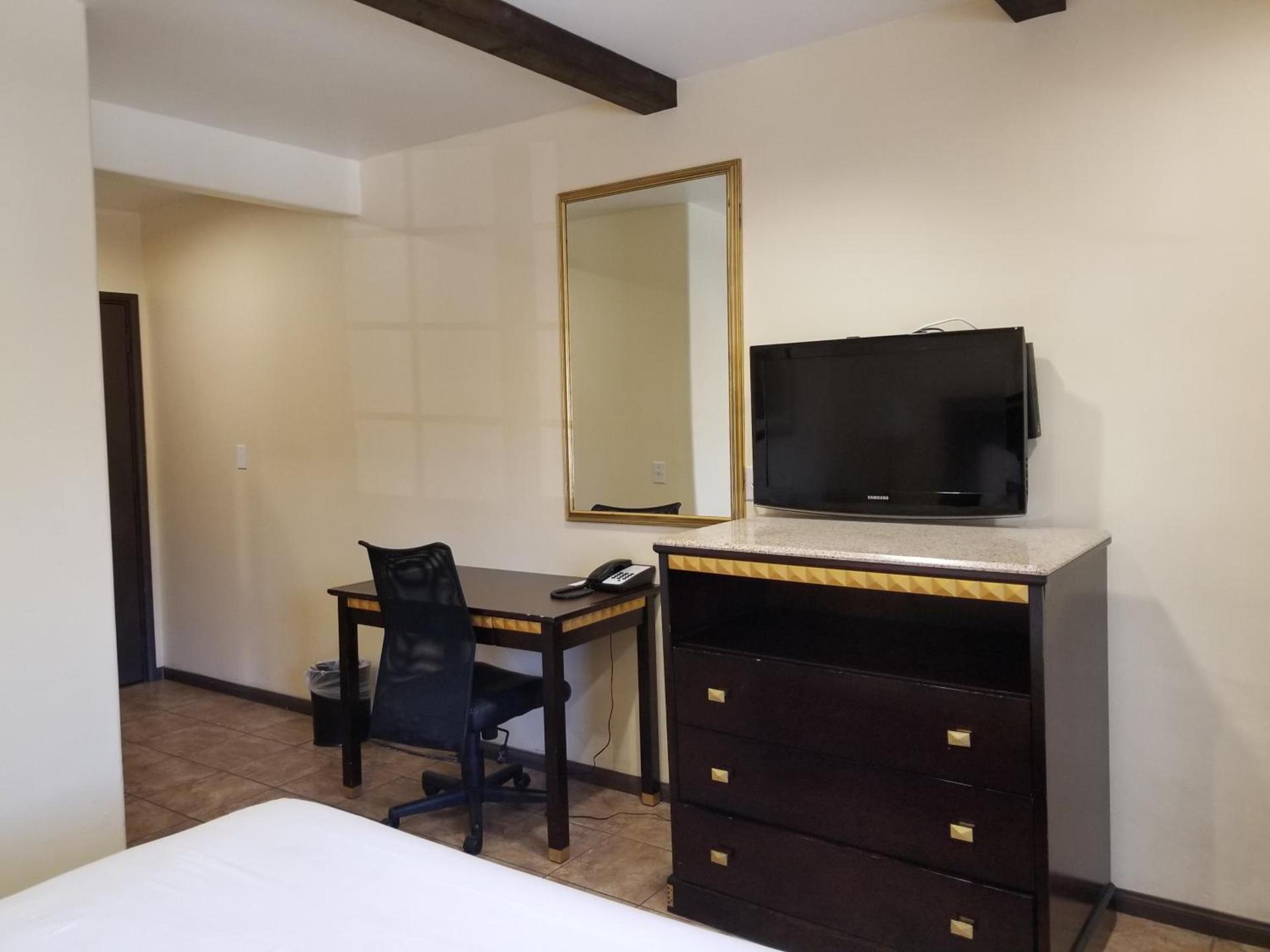 Tuscan Garden Inn photo 14