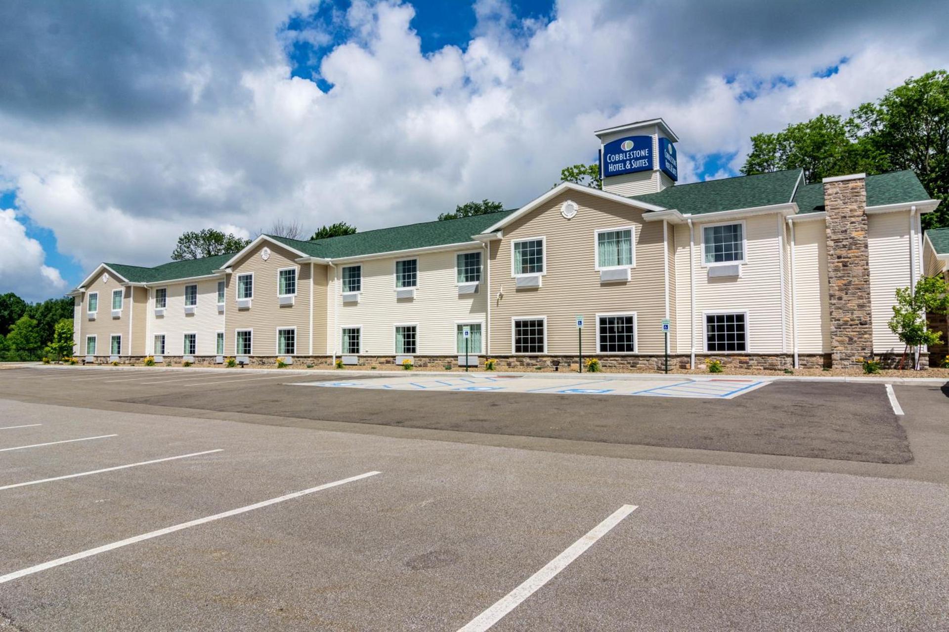 Cobblestone Hotel & Suites - Harborcreek photo 2
