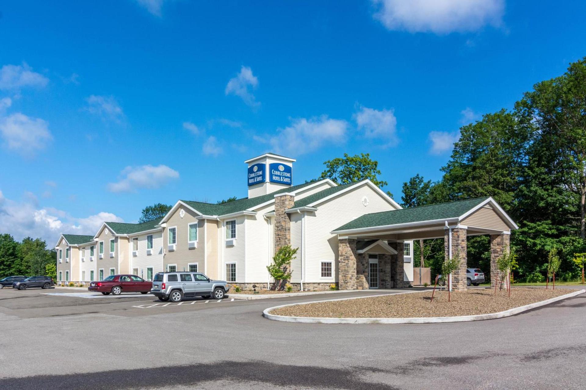 Cobblestone Hotel & Suites - Harborcreek — hotel in Erie