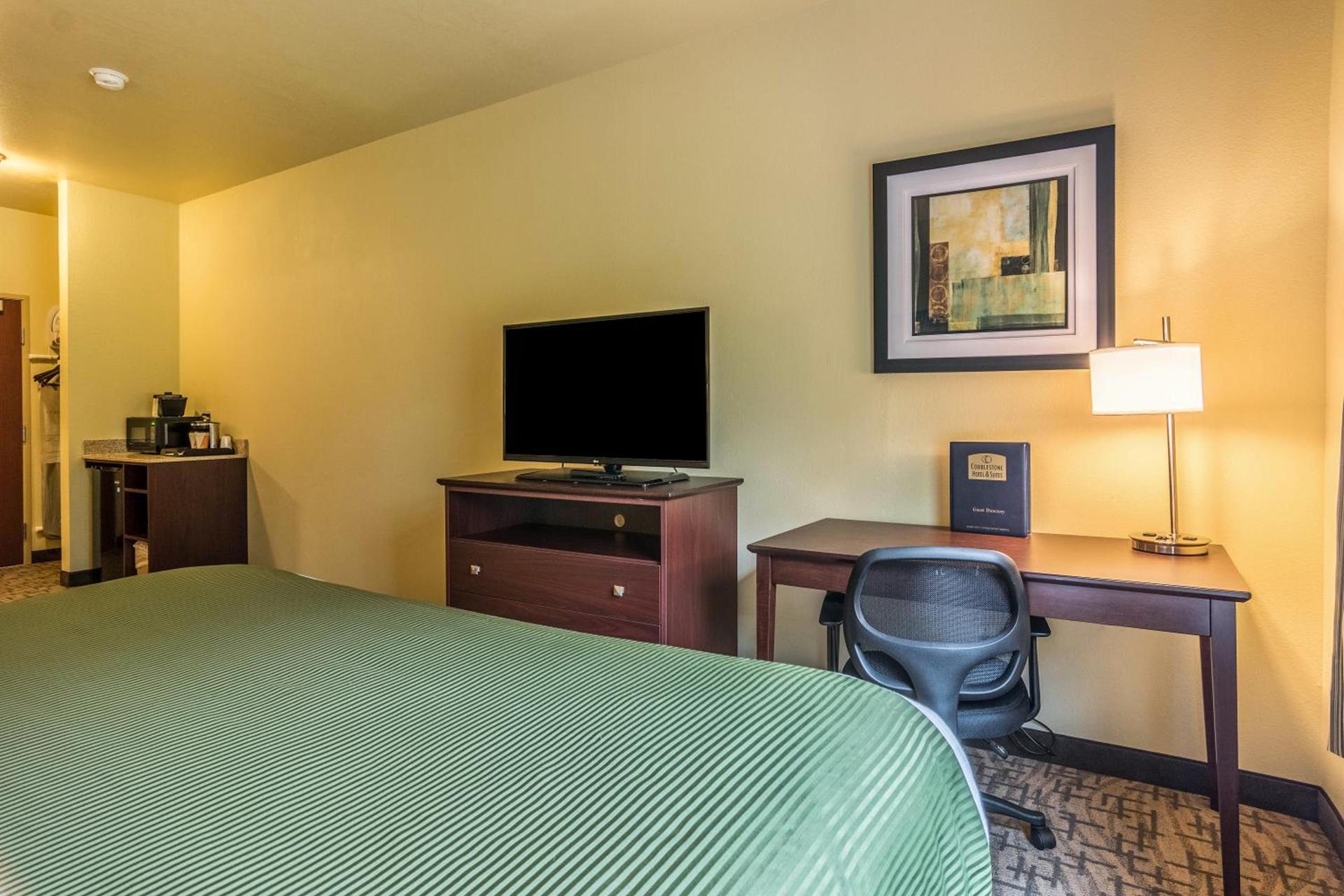 Cobblestone Hotel & Suites - Harborcreek photo 20