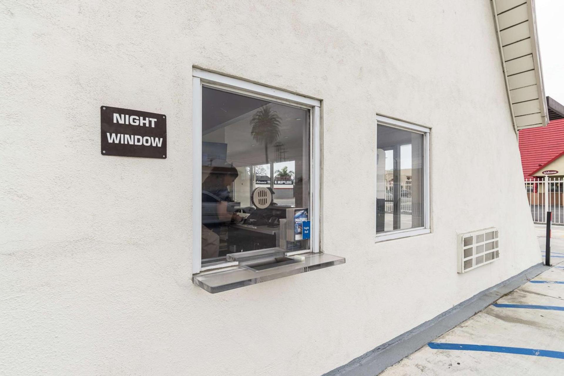 Motel 6-Long Beach, CA - International City photo 27