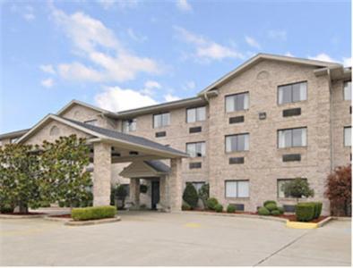 Ramada by Wyndham Catlettsburg Ashland photo 2