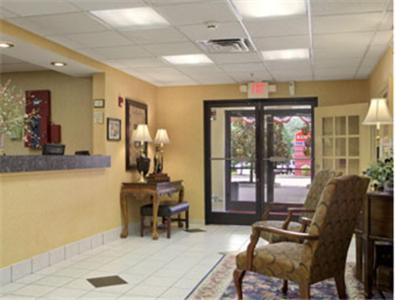 Ramada by Wyndham Catlettsburg Ashland photo 24