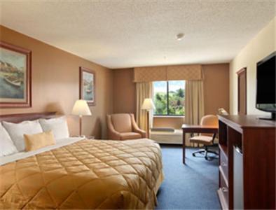 Ramada by Wyndham Catlettsburg Ashland photo 4