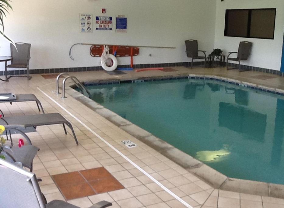 Ramada by Wyndham Catlettsburg Ashland photo 3