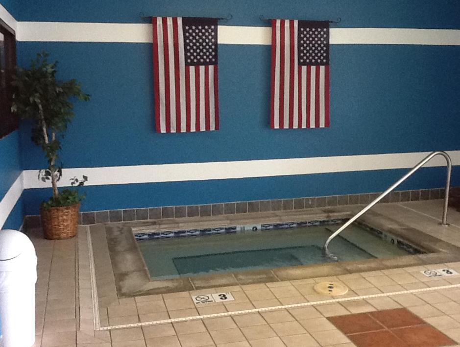 Ramada by Wyndham Catlettsburg Ashland photo 11