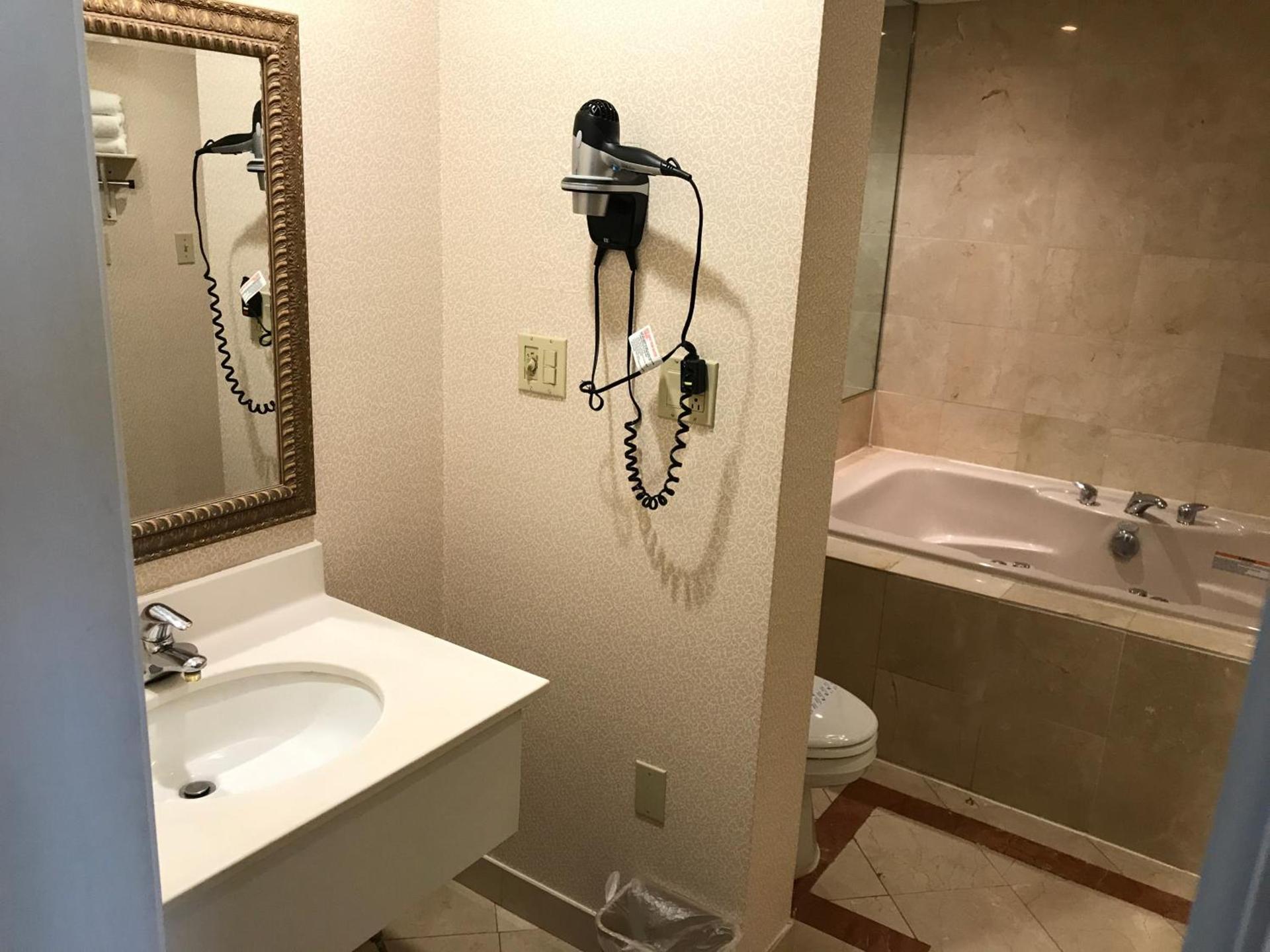 Super 8 by Wyndham Sturbridge photo 52