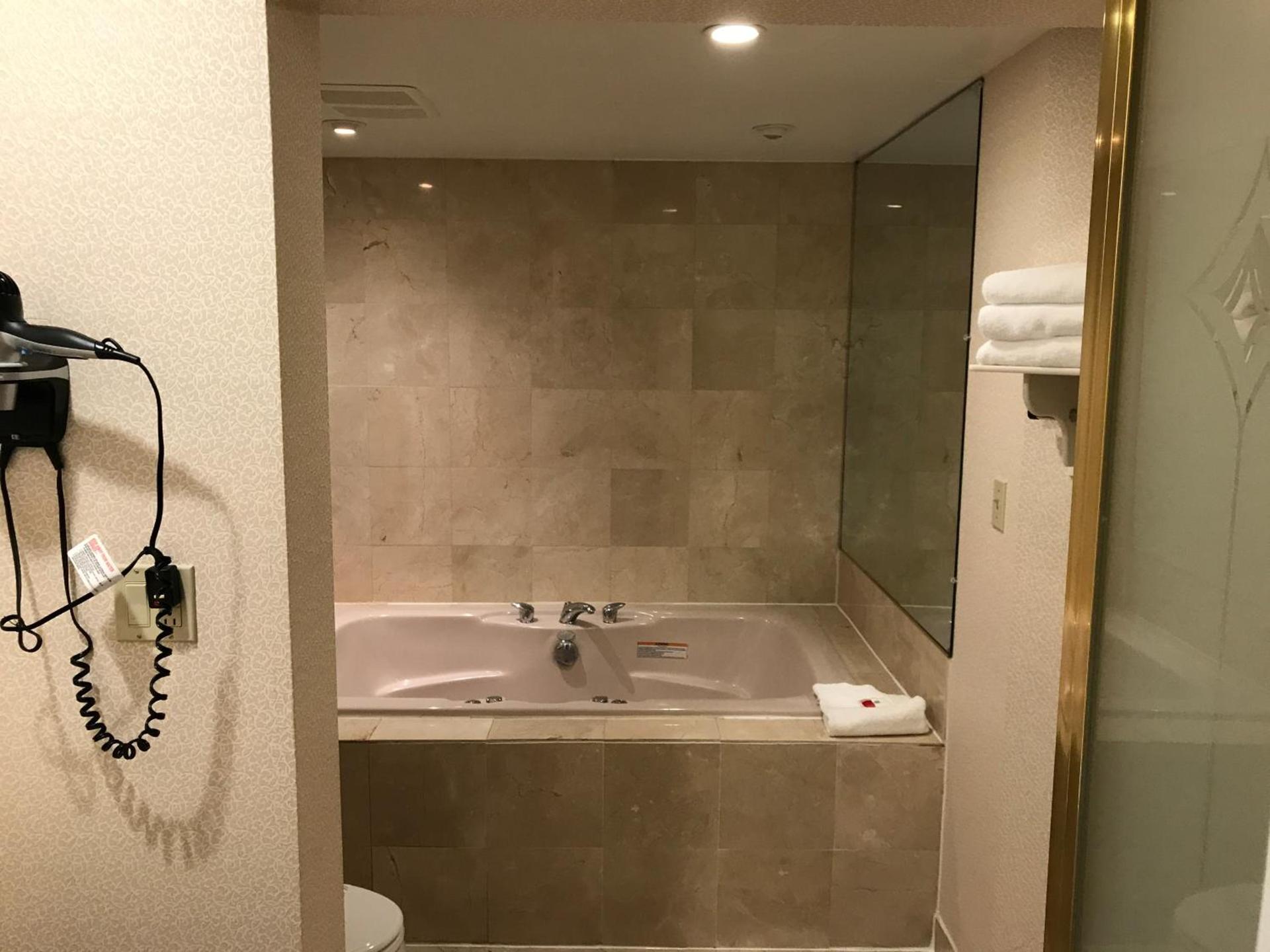 Super 8 by Wyndham Sturbridge photo 51