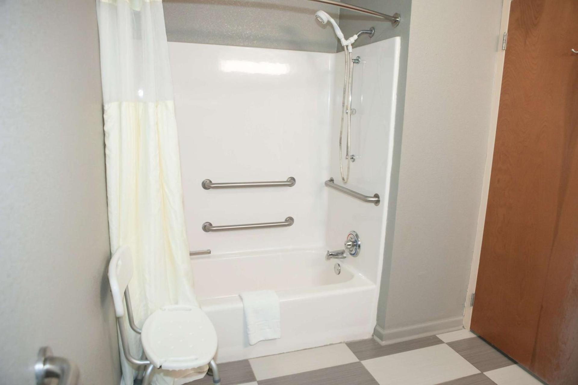 Best Western Commerce Inn photo 17