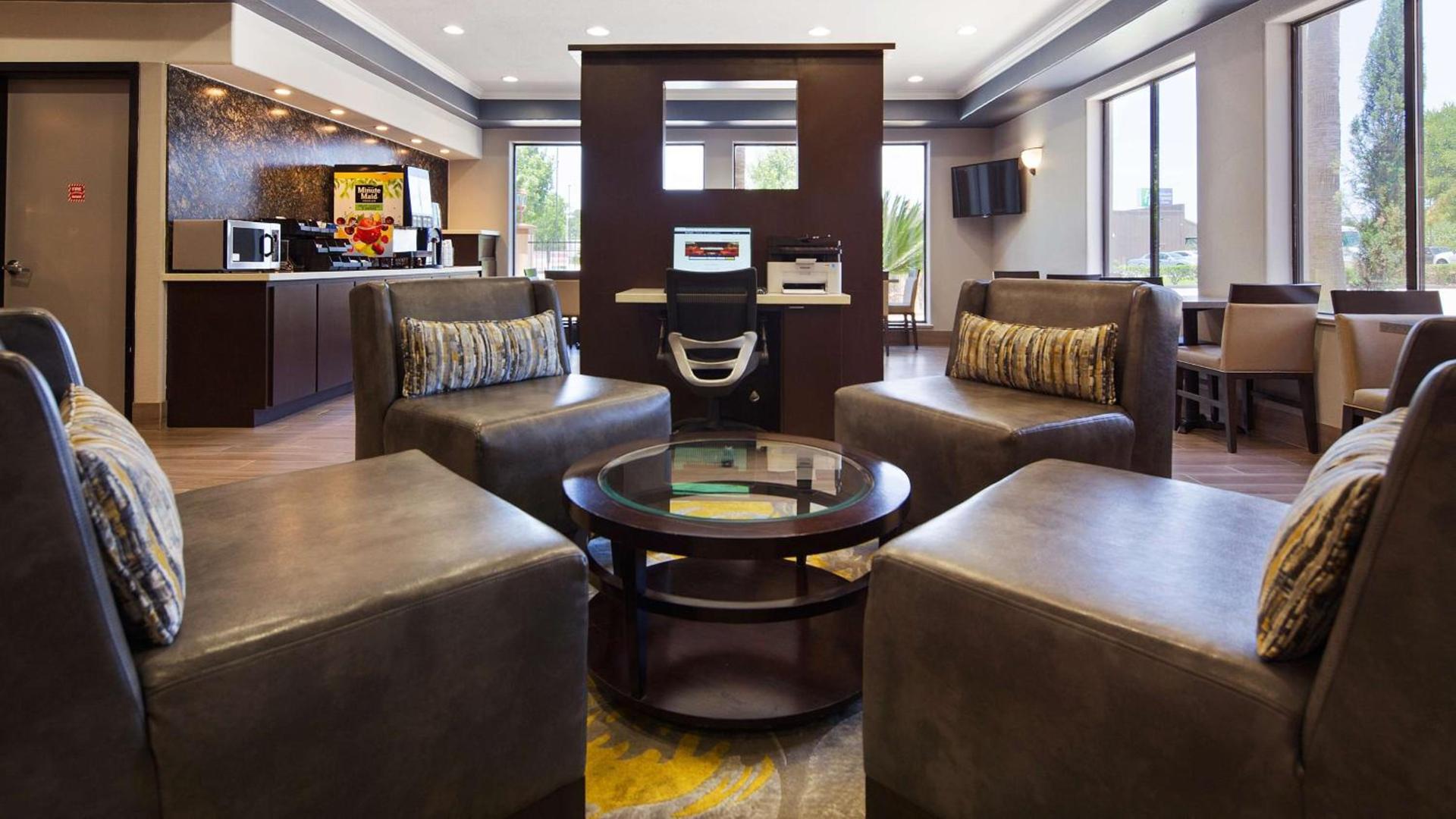 Best Western Plus North Houston Inn & Suites photo 6