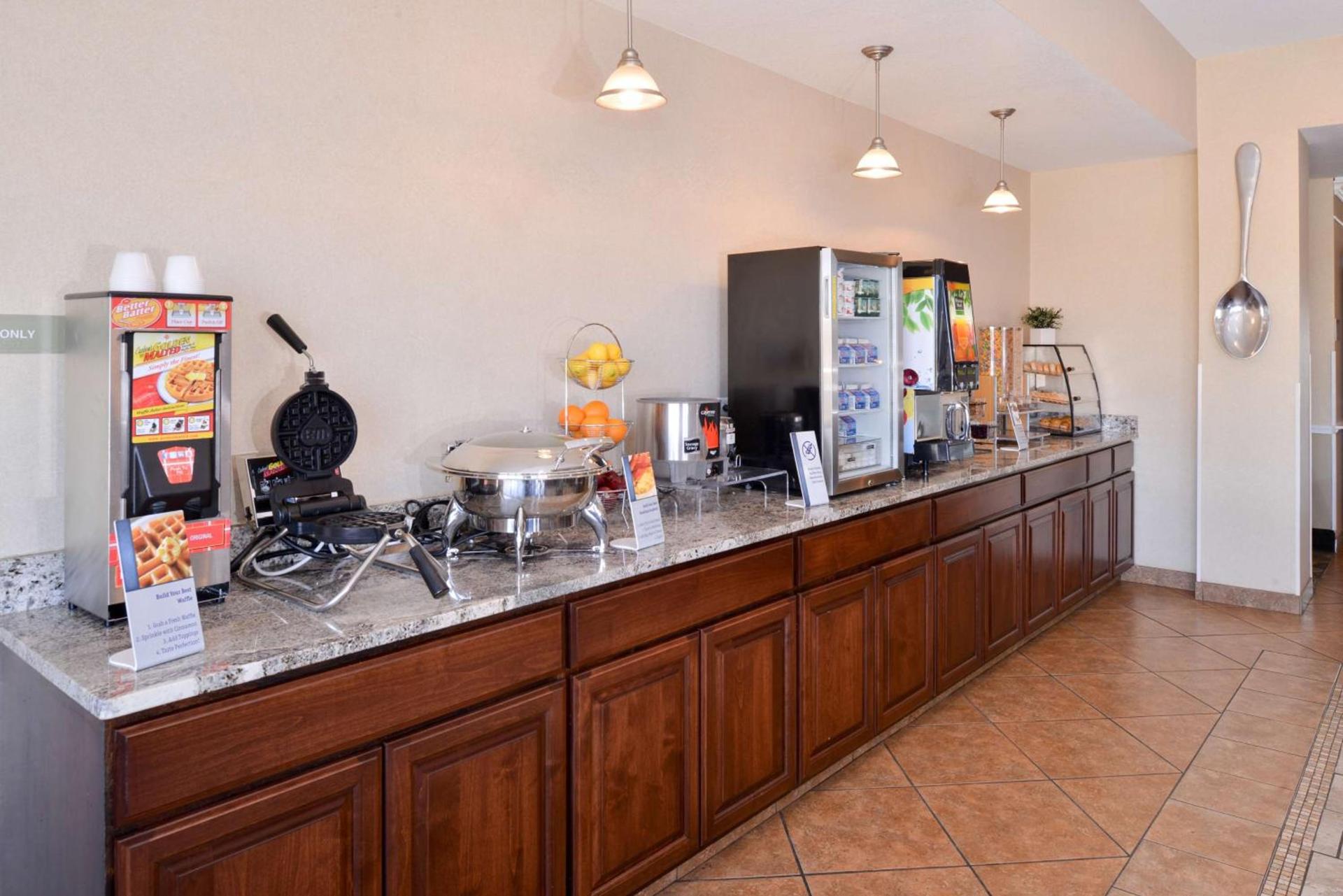 Best Western Plus Frontier Inn photo 8