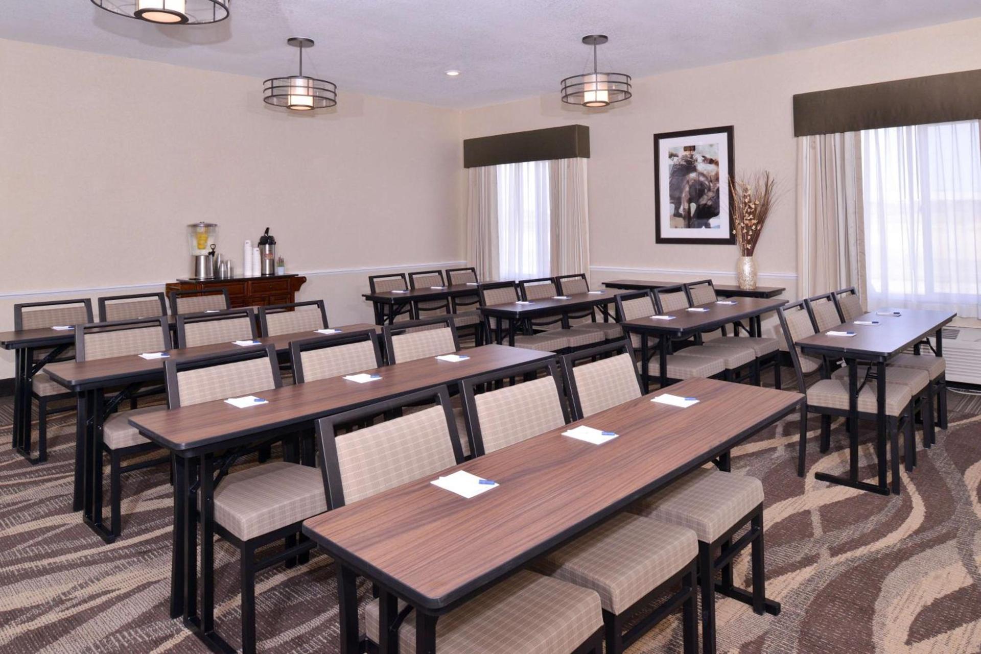 Best Western Plus Frontier Inn photo 9