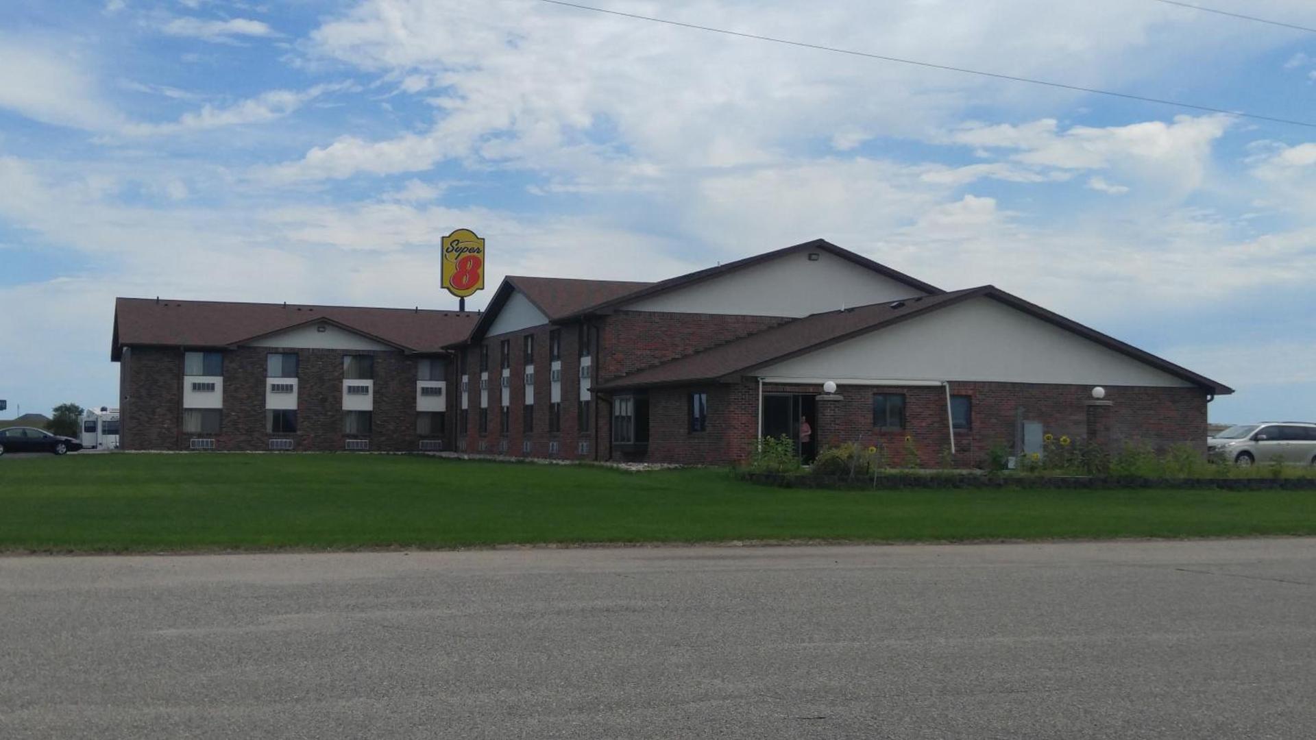Super 8 by Wyndham Perham photo 25