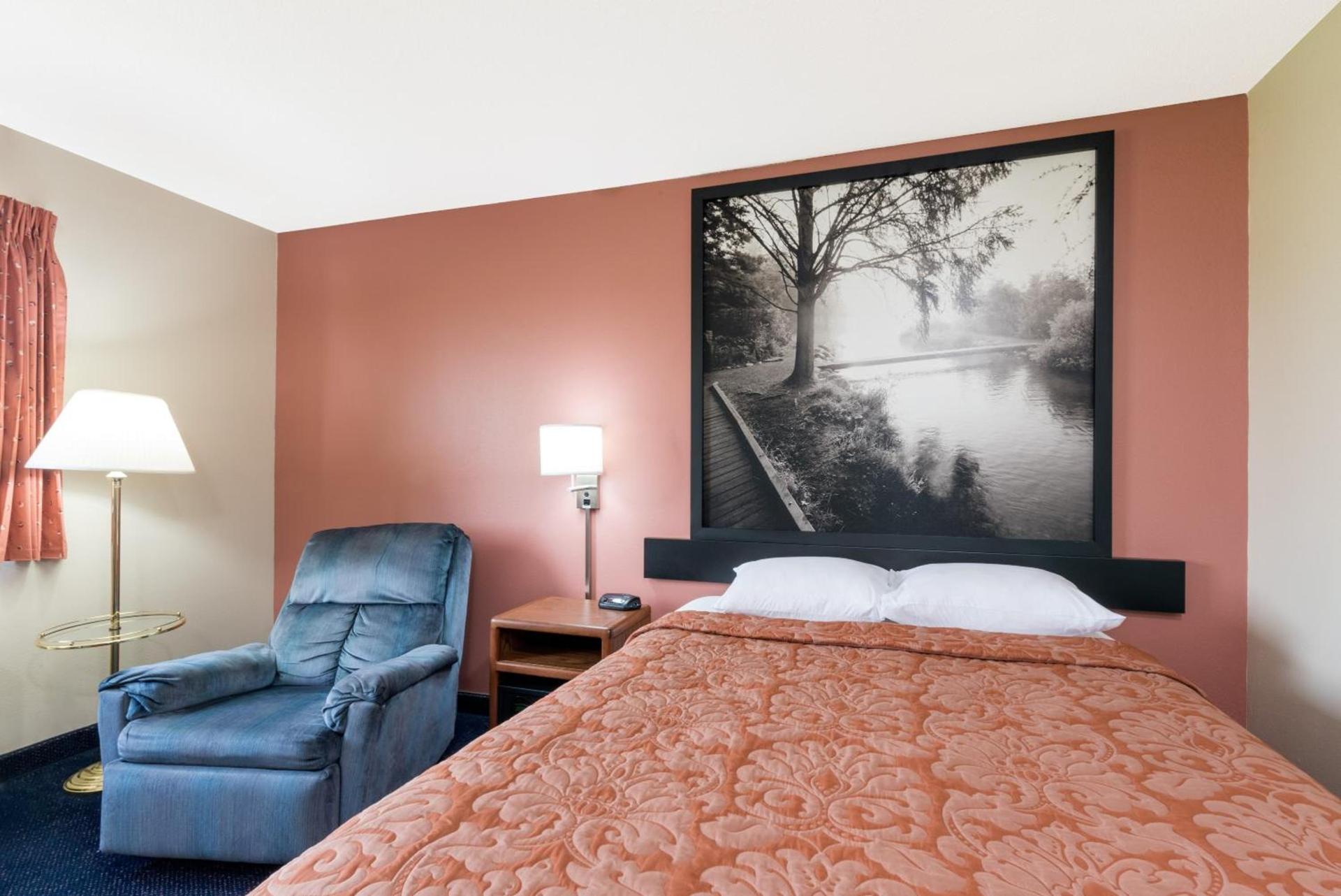 Super 8 by Wyndham Perham photo 23