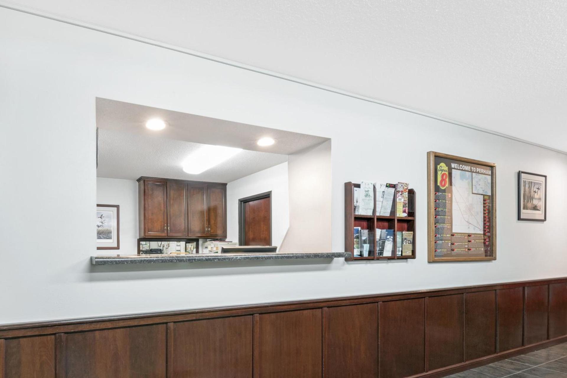Super 8 by Wyndham Perham photo 29