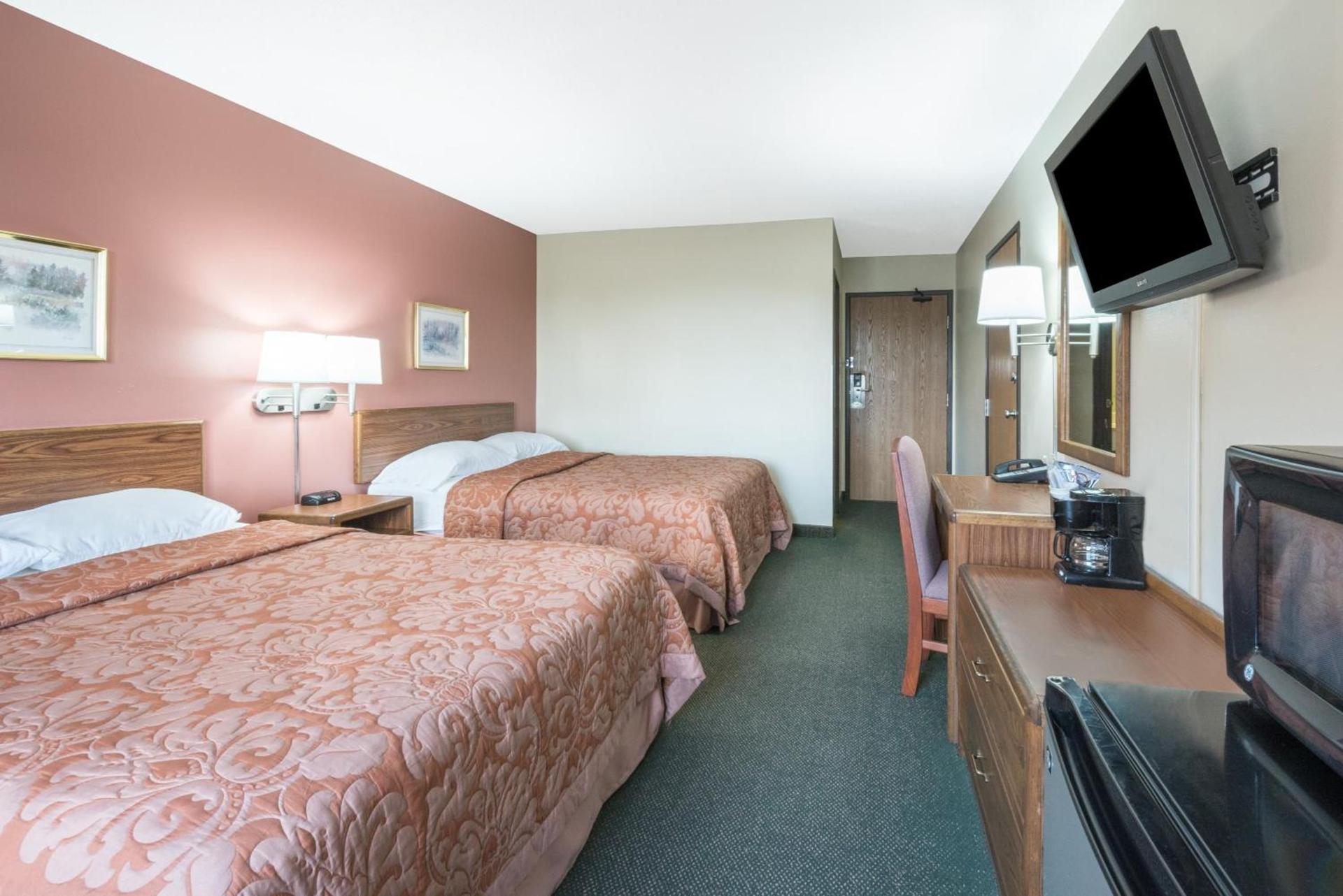 Super 8 by Wyndham Perham photo 18