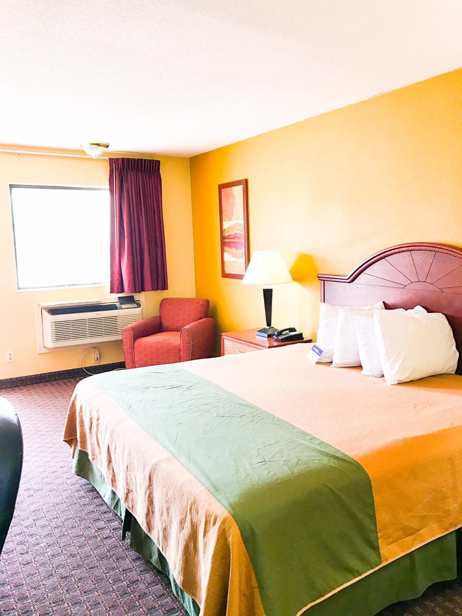 Americas Best Value Inn Yukon photo 24