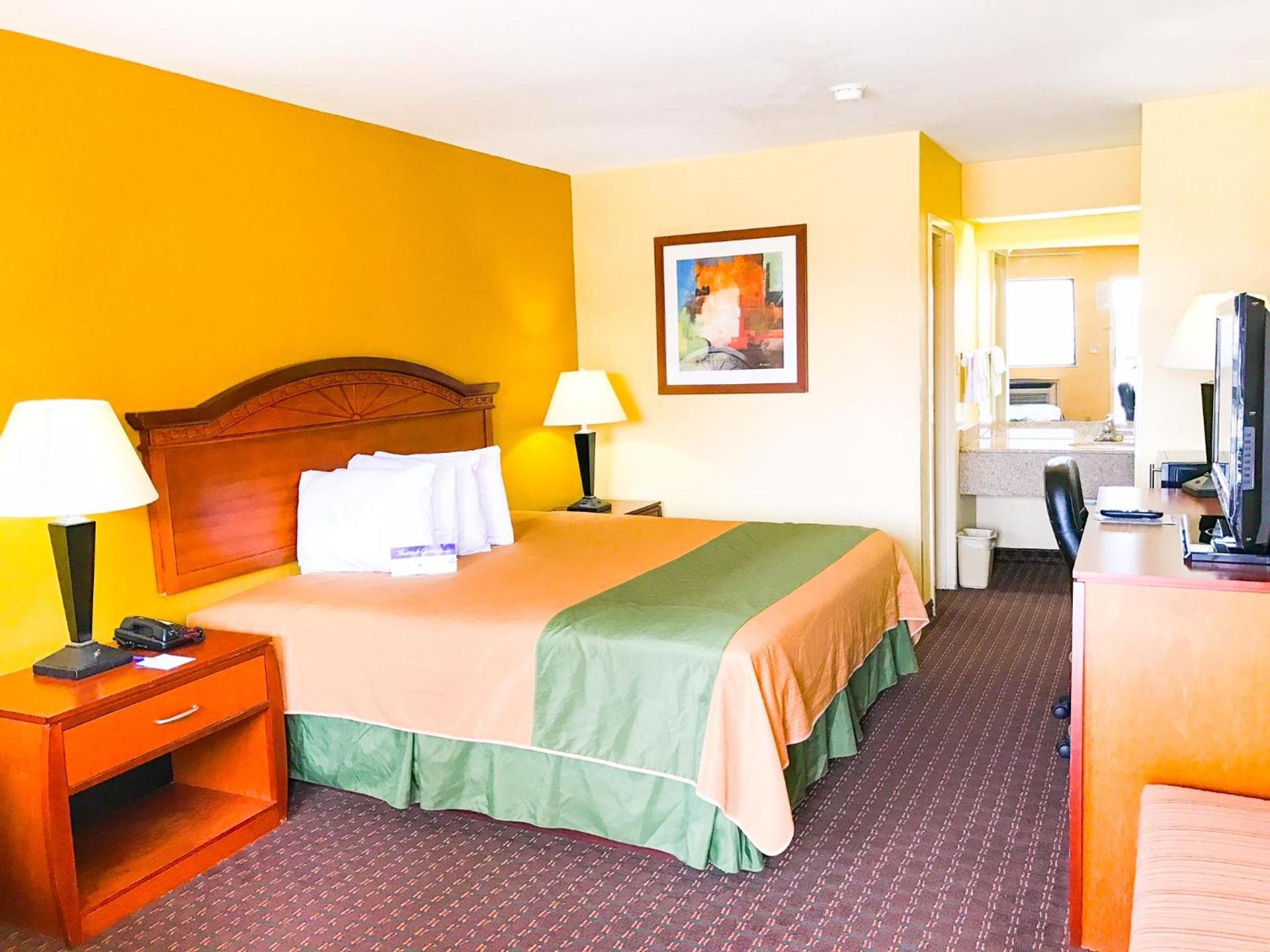 Americas Best Value Inn Yukon photo 23