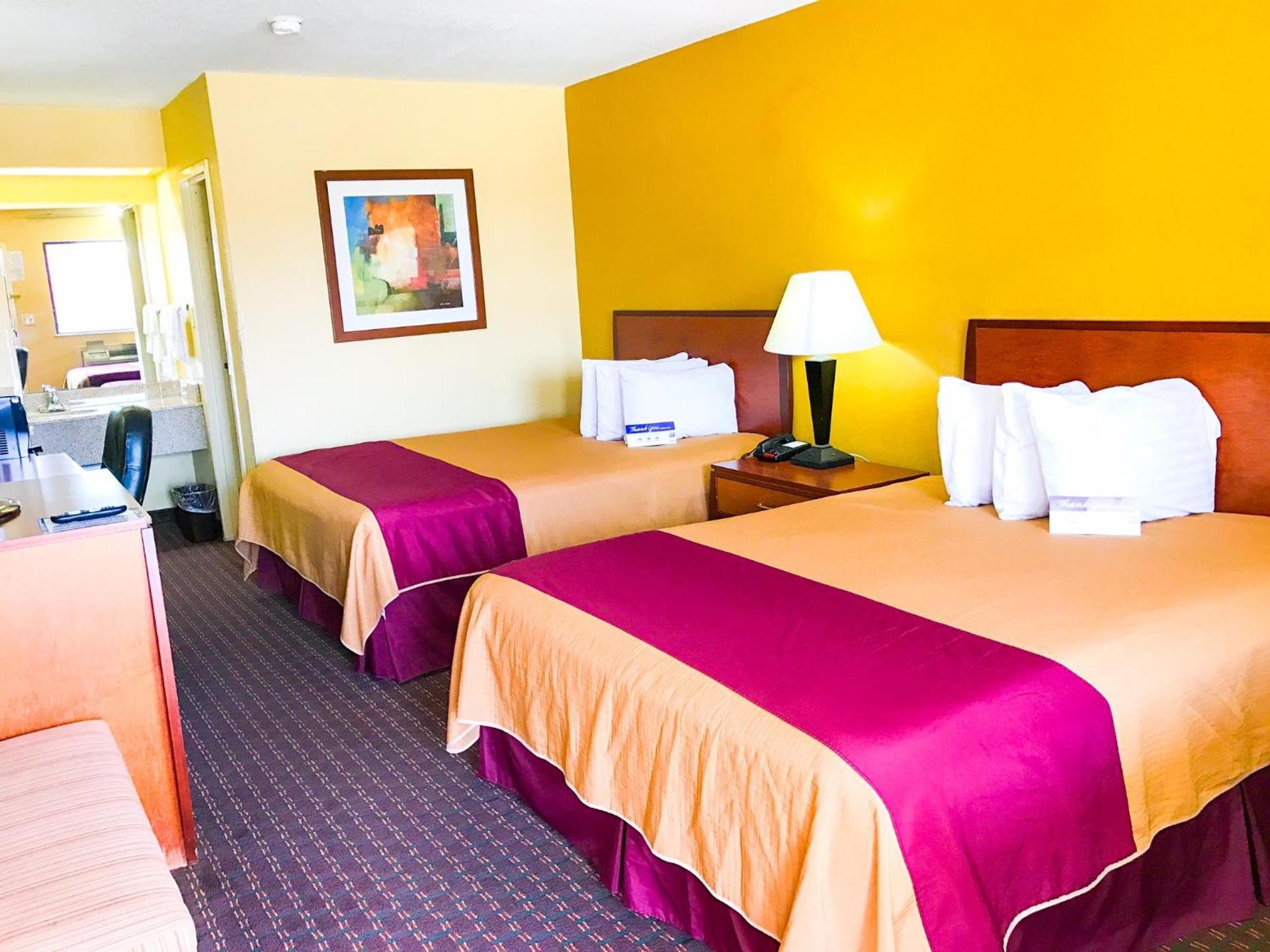 Americas Best Value Inn Yukon photo 25