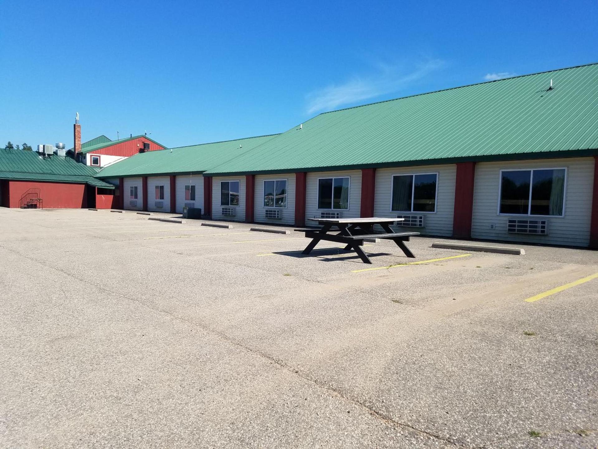 Inn of the Pines photo 11