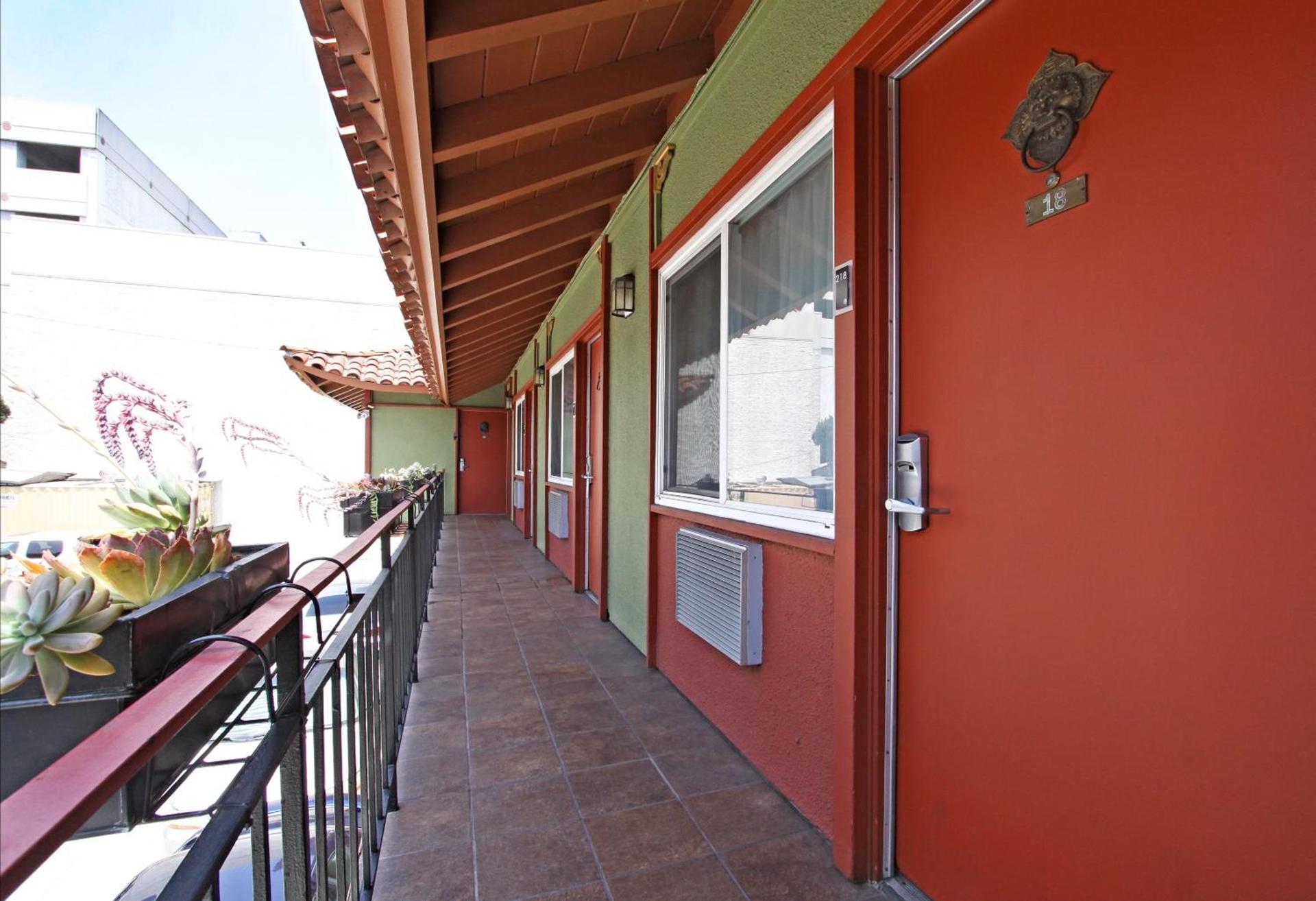Royal Pagoda Motel Dodger Stadium photo 6