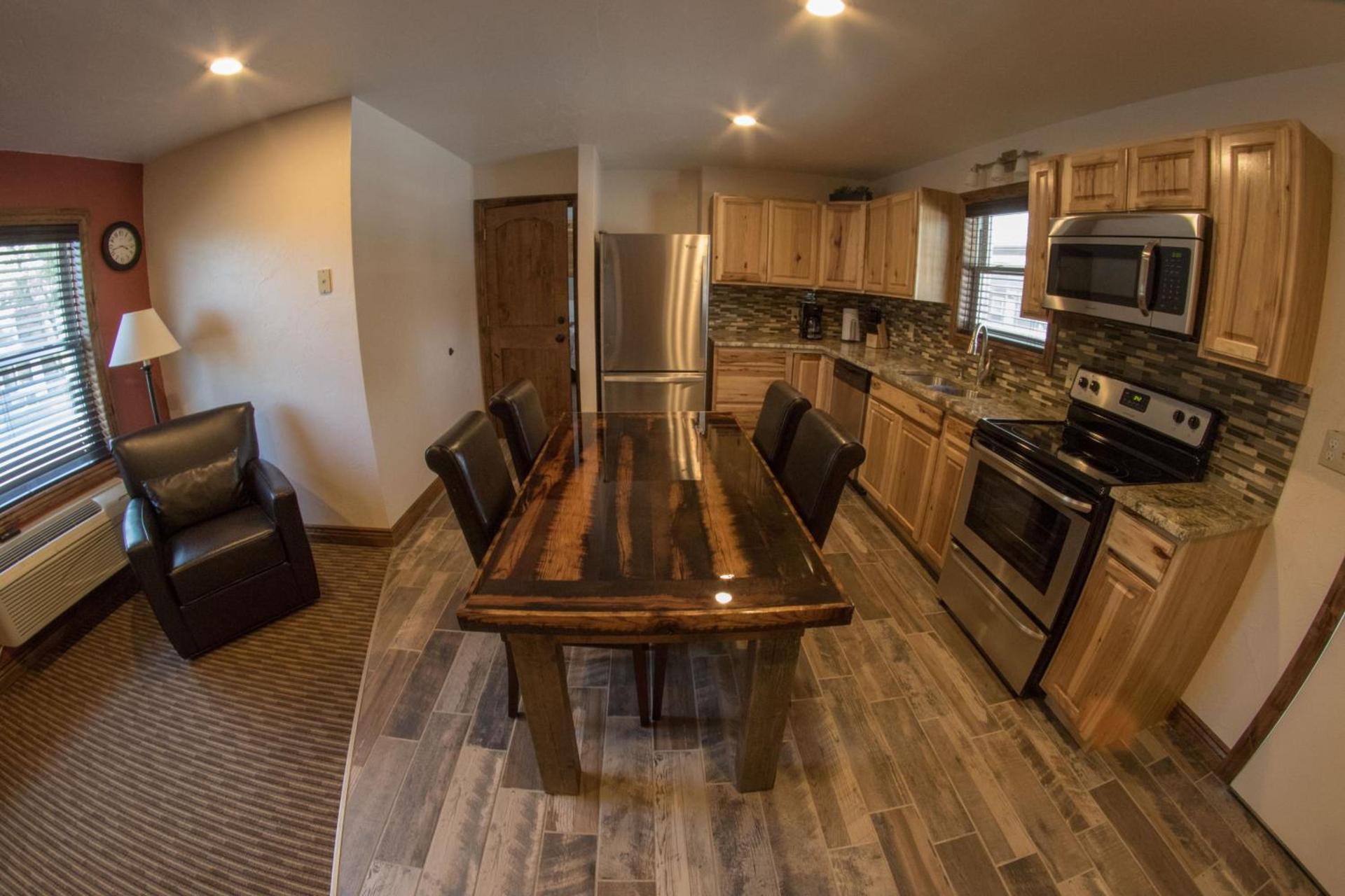Stagecoach Inn & Suites photo 48