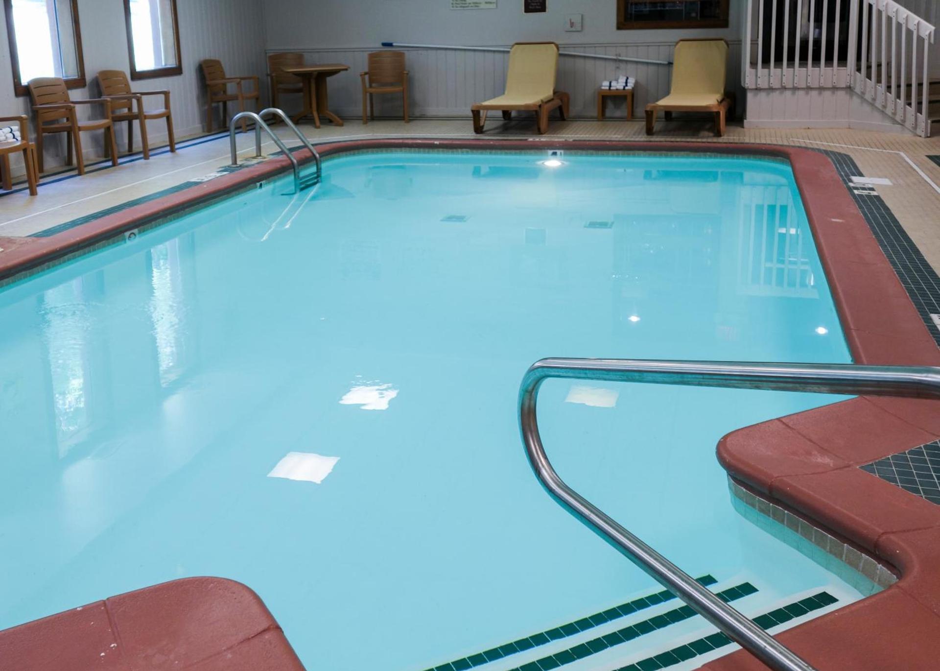 Country Inn & Suites by Radisson, Mishawaka, IN photo 2
