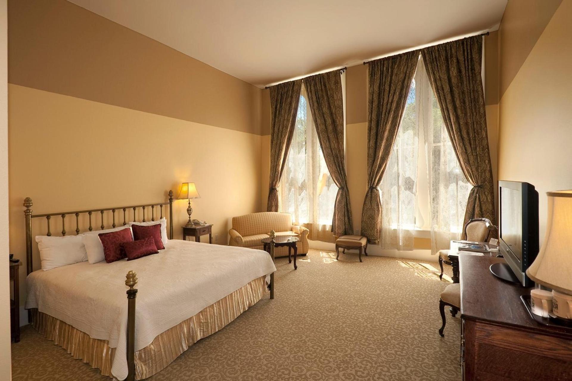 Historic Plaza Hotel photo 7