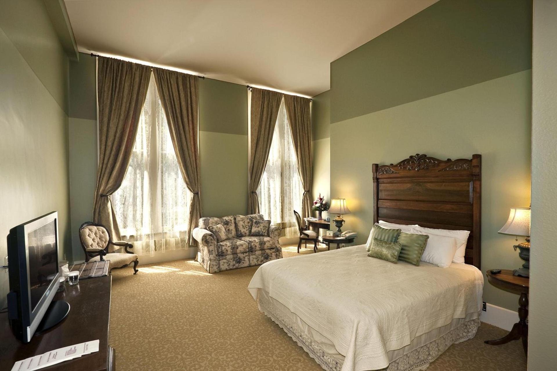 Historic Plaza Hotel photo 8
