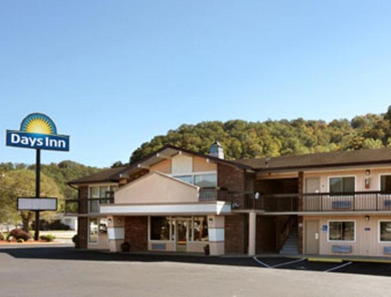 Days Inn by Wyndham Paintsville photo 21