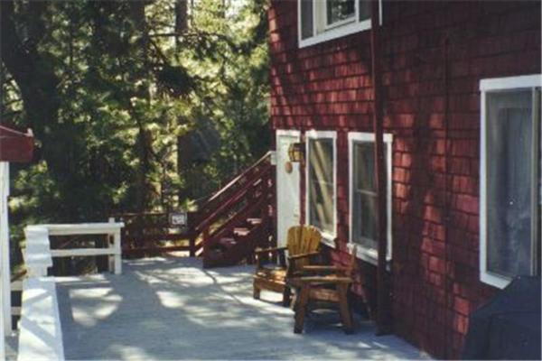 Silver Pines Lodge photo 38