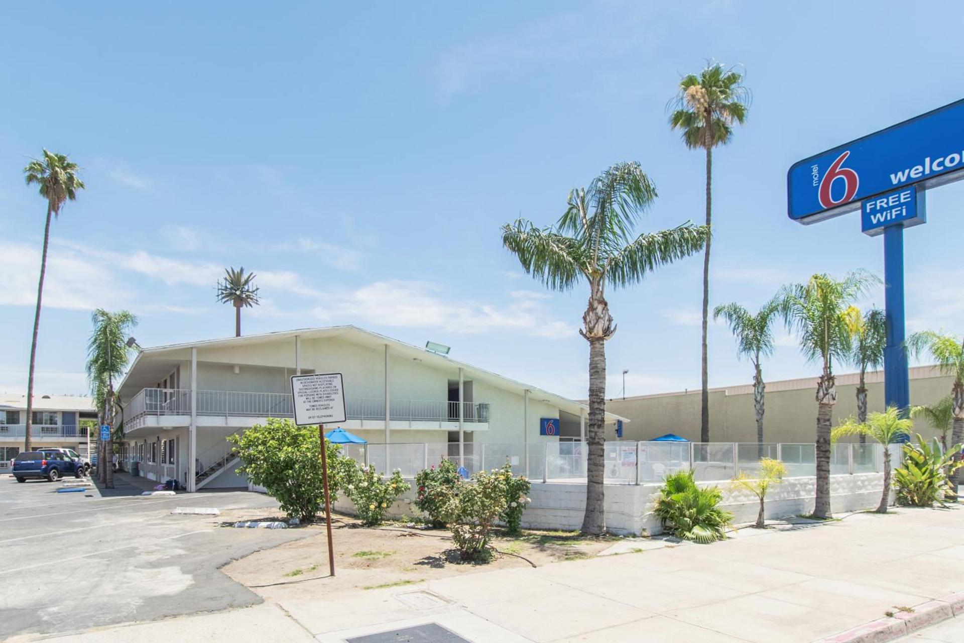 Motel 6 Bakersfield photo 31