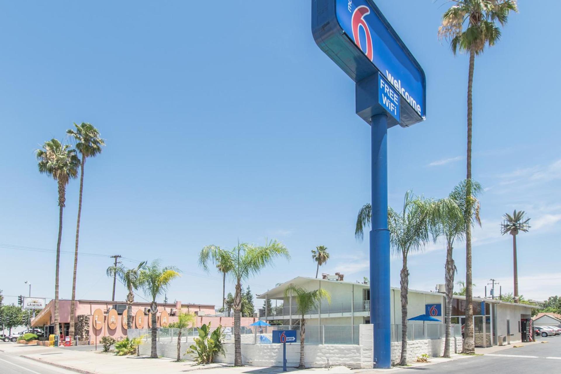 Motel 6 Bakersfield photo 2