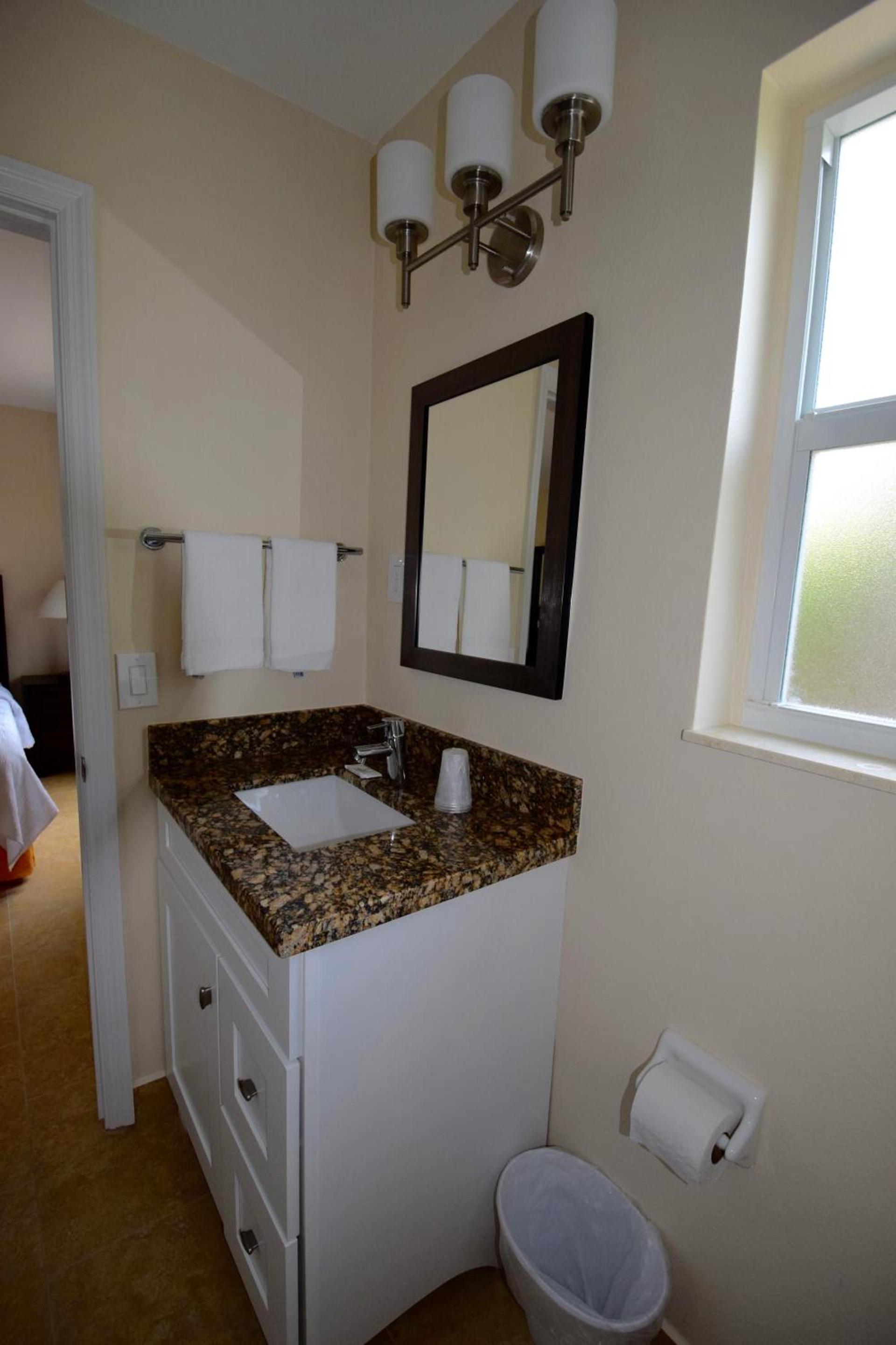 Surf Side Resort photo 9