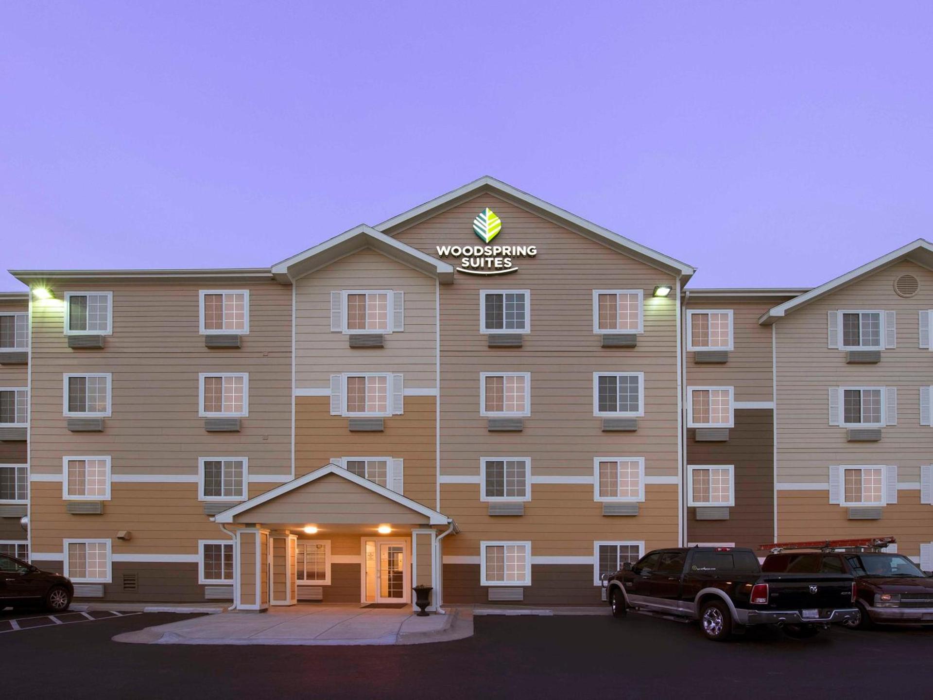 WoodSpring Suites Lincoln Northeast I-80 photo 8