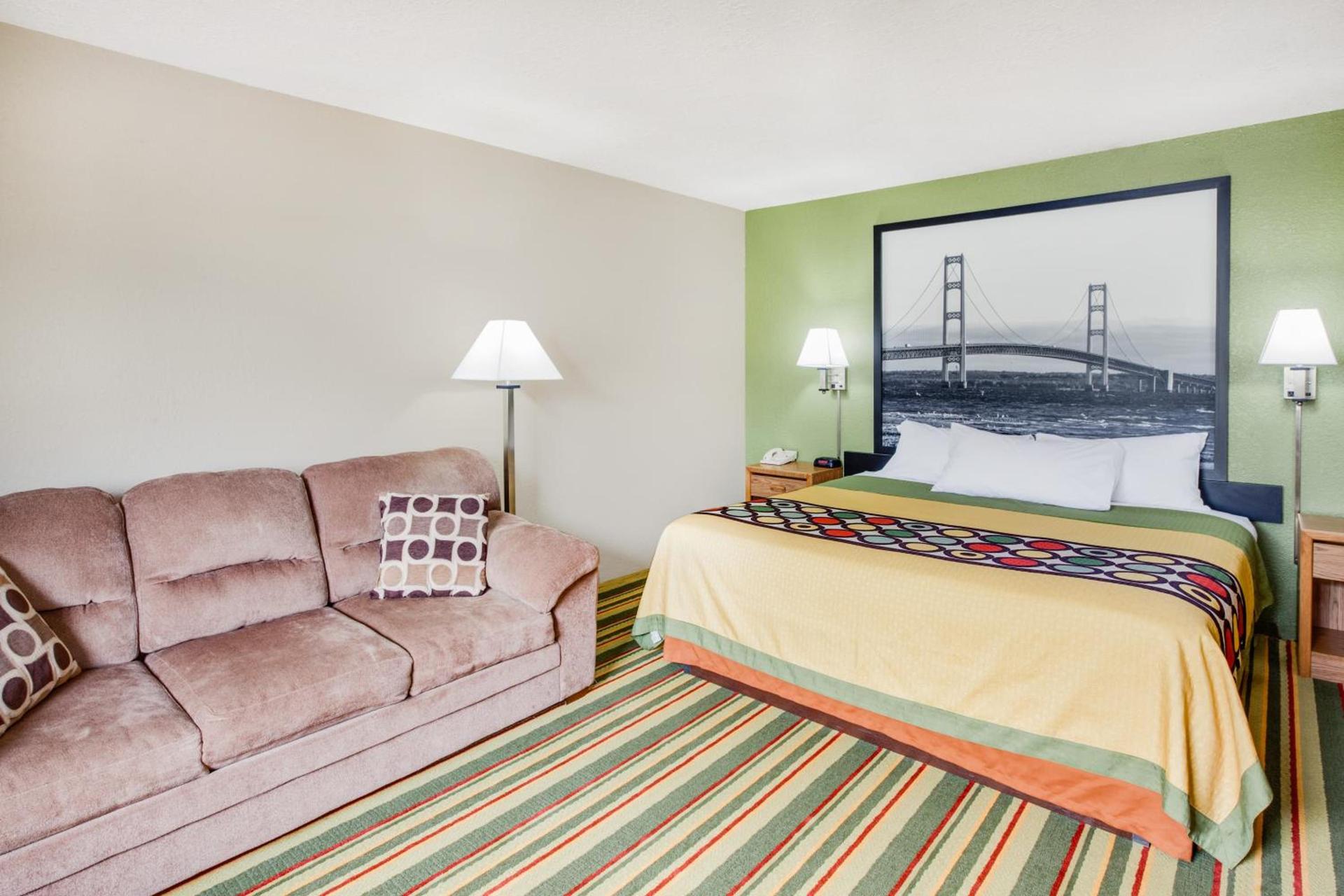 Super 8 by Wyndham Grayling photo 29