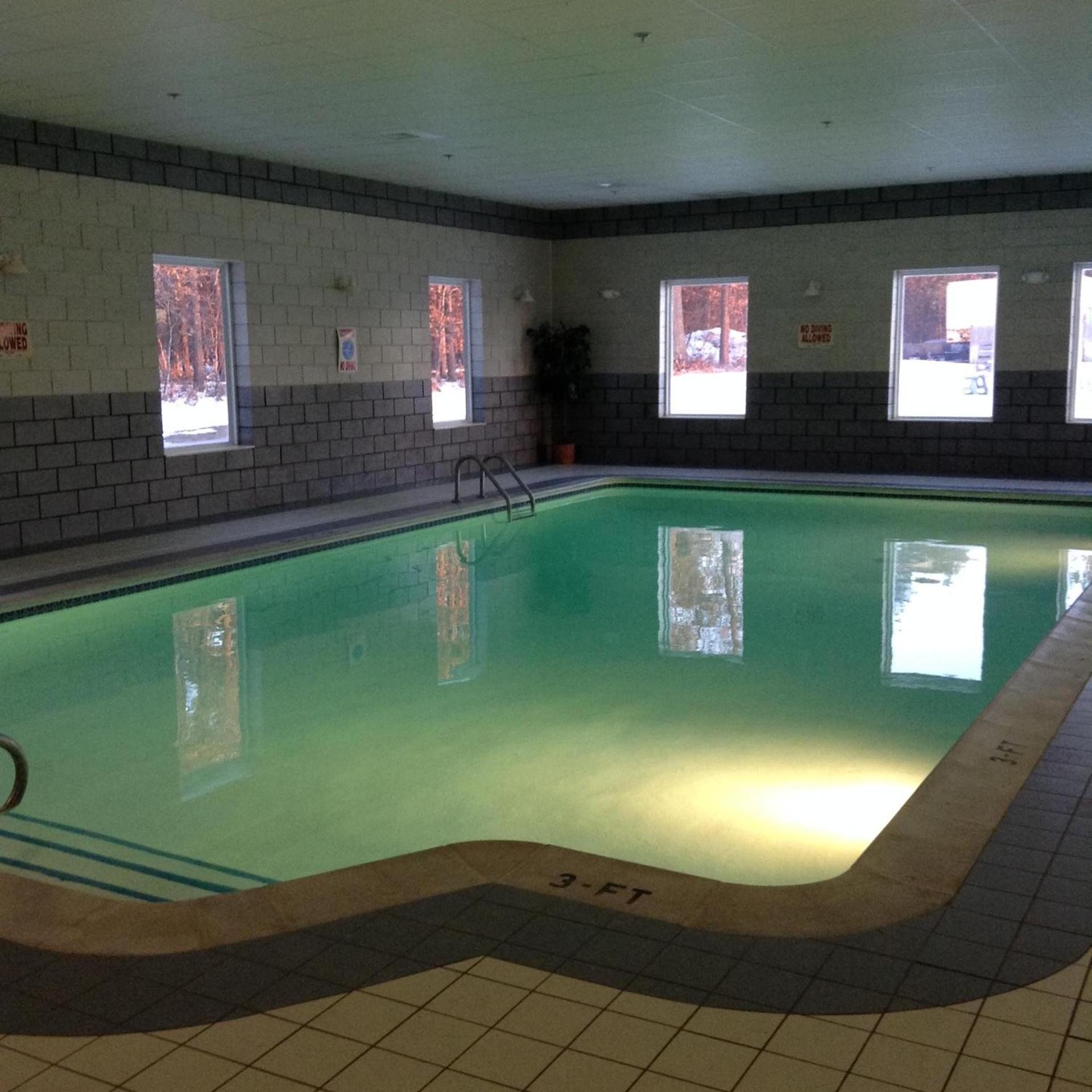 Super 8 by Wyndham Grayling photo 22