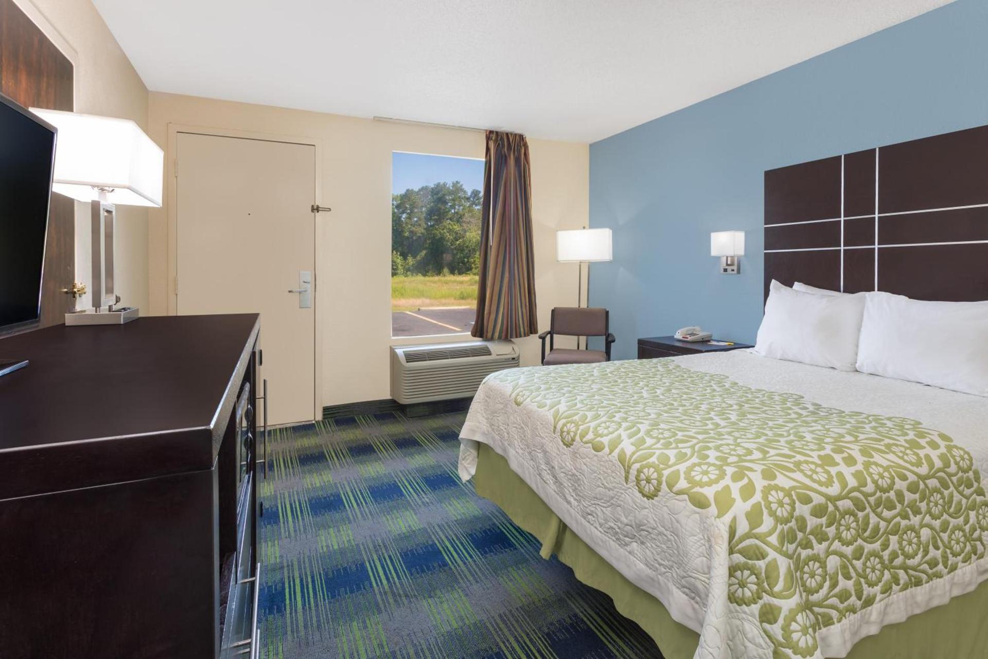 Days Inn by Wyndham Newberry South Carolina photo 33