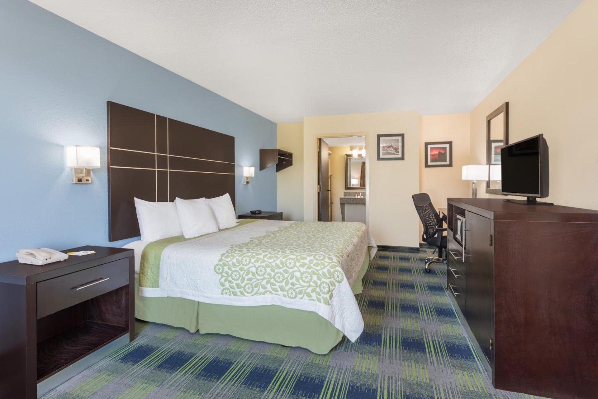 Days Inn by Wyndham Newberry South Carolina photo 32