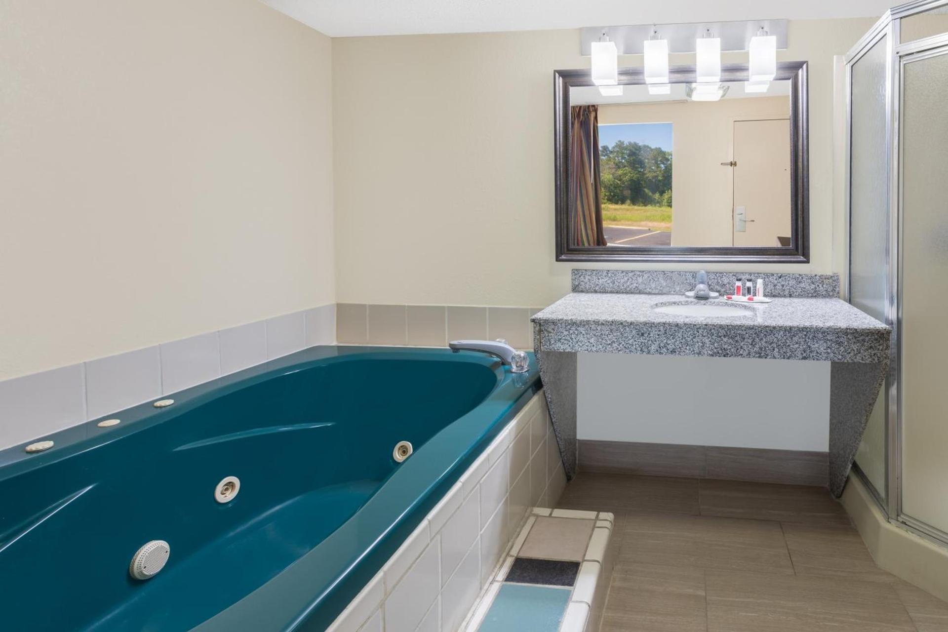 Days Inn by Wyndham Newberry South Carolina photo 30