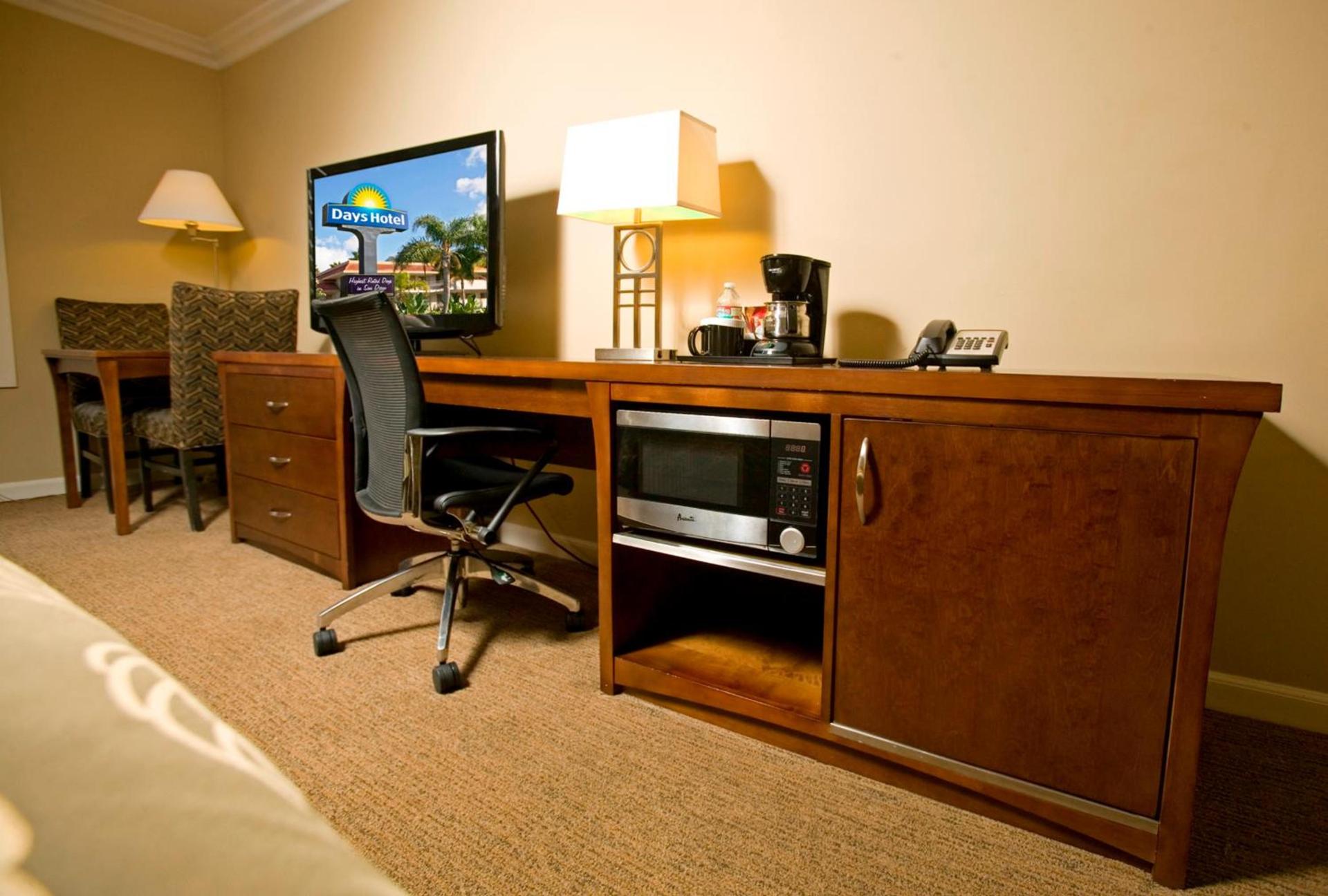 Days Inn by Wyndham San Diego Hotel Circle photo 37