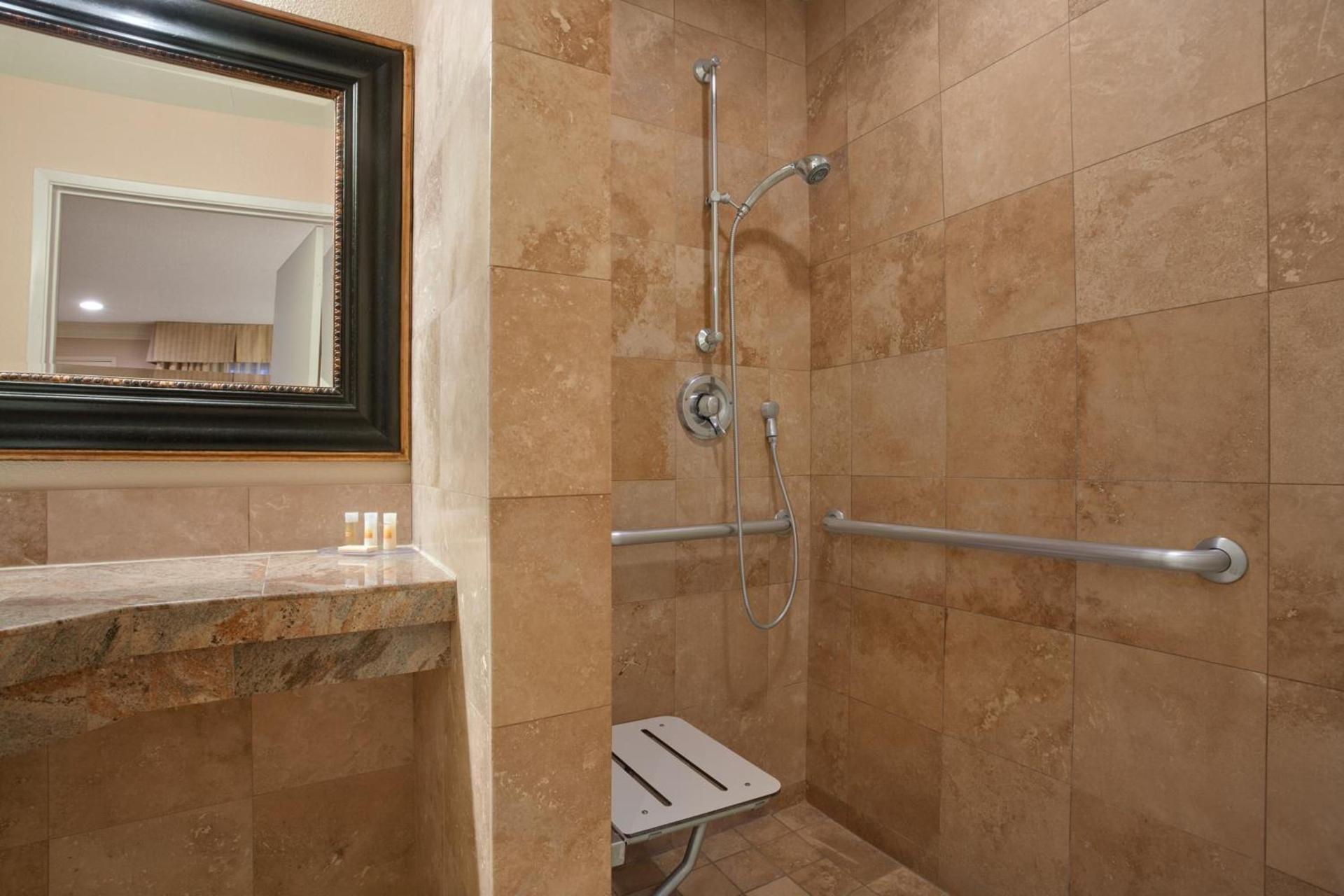 Days Inn by Wyndham San Diego Hotel Circle photo 36
