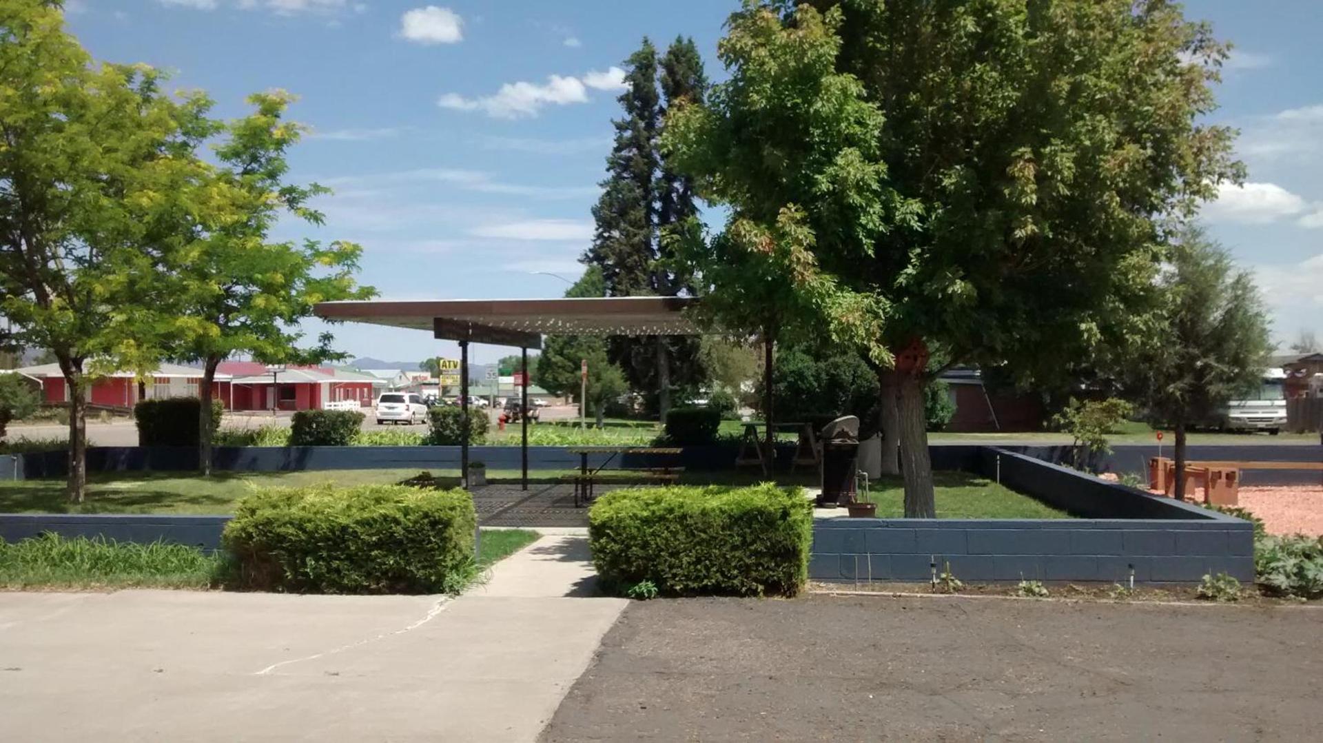 Adobe Sands Motel photo 11