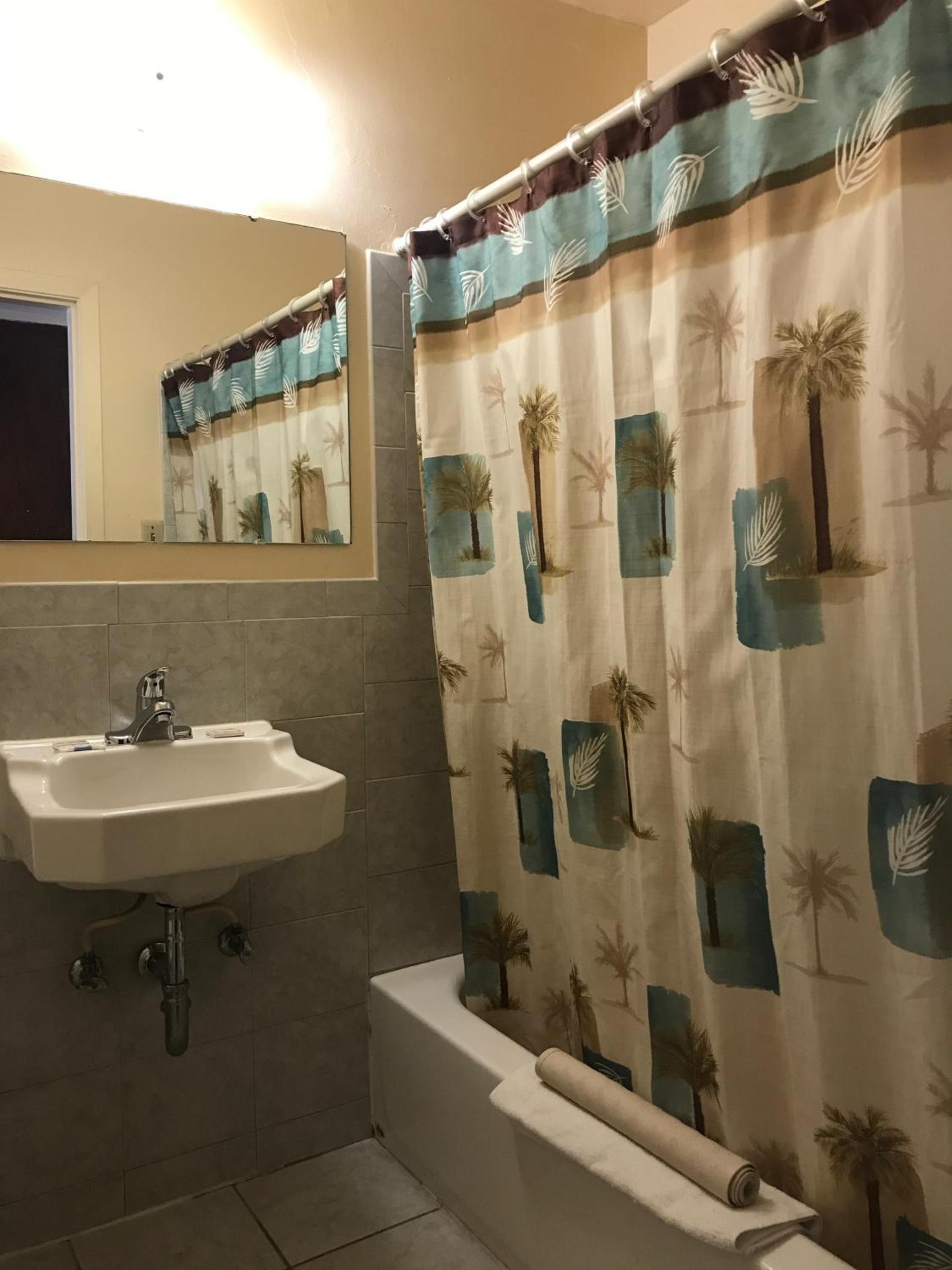 Edgewood Motel photo 17