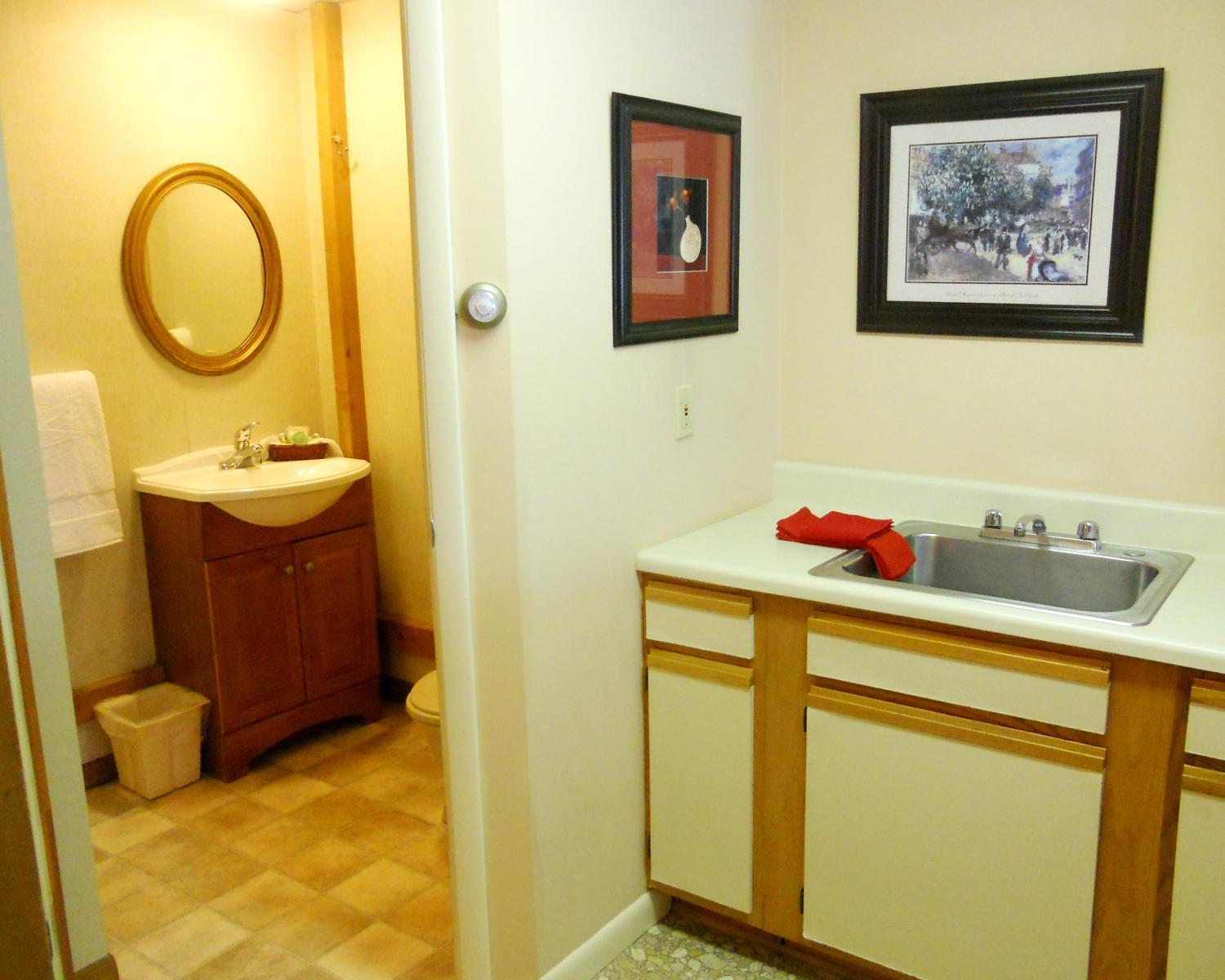 Vinehurst Inn & Suites photo 8