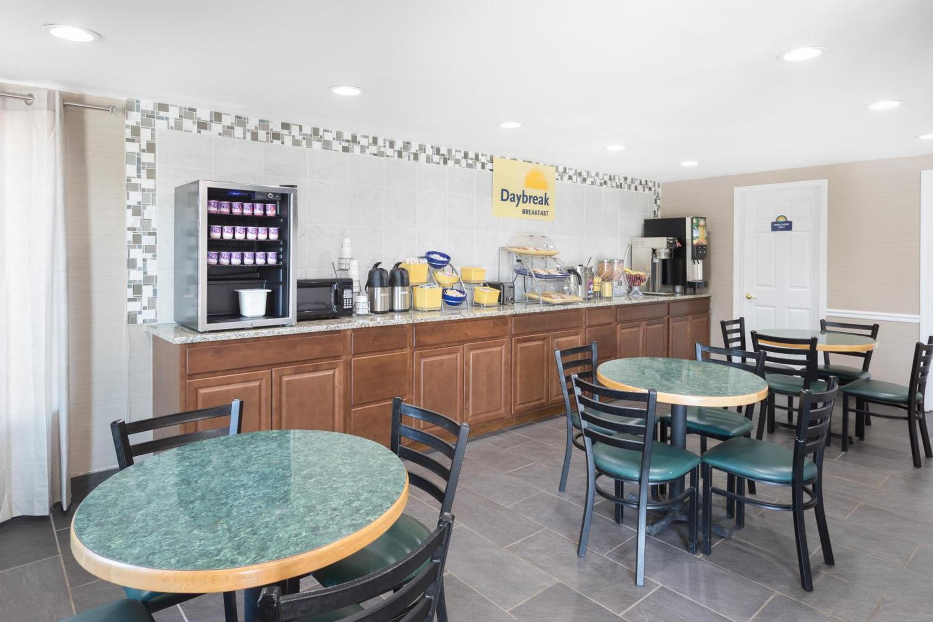Days Inn by Wyndham Newberry South Carolina photo 18