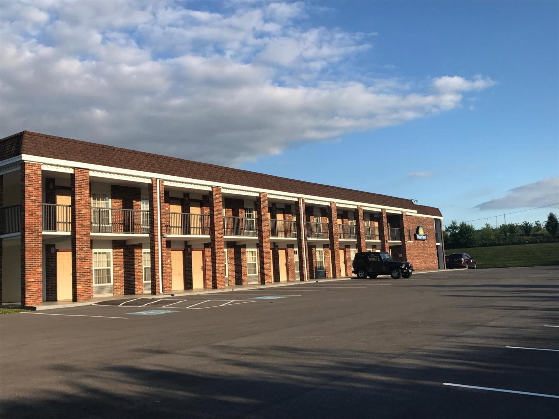 Days Inn by Wyndham Cave City photo 33