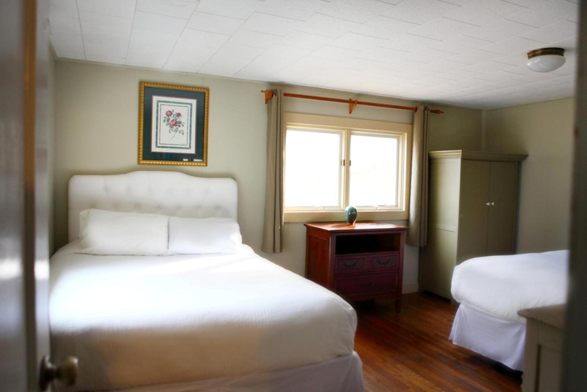 The Pines Cottages photo 15